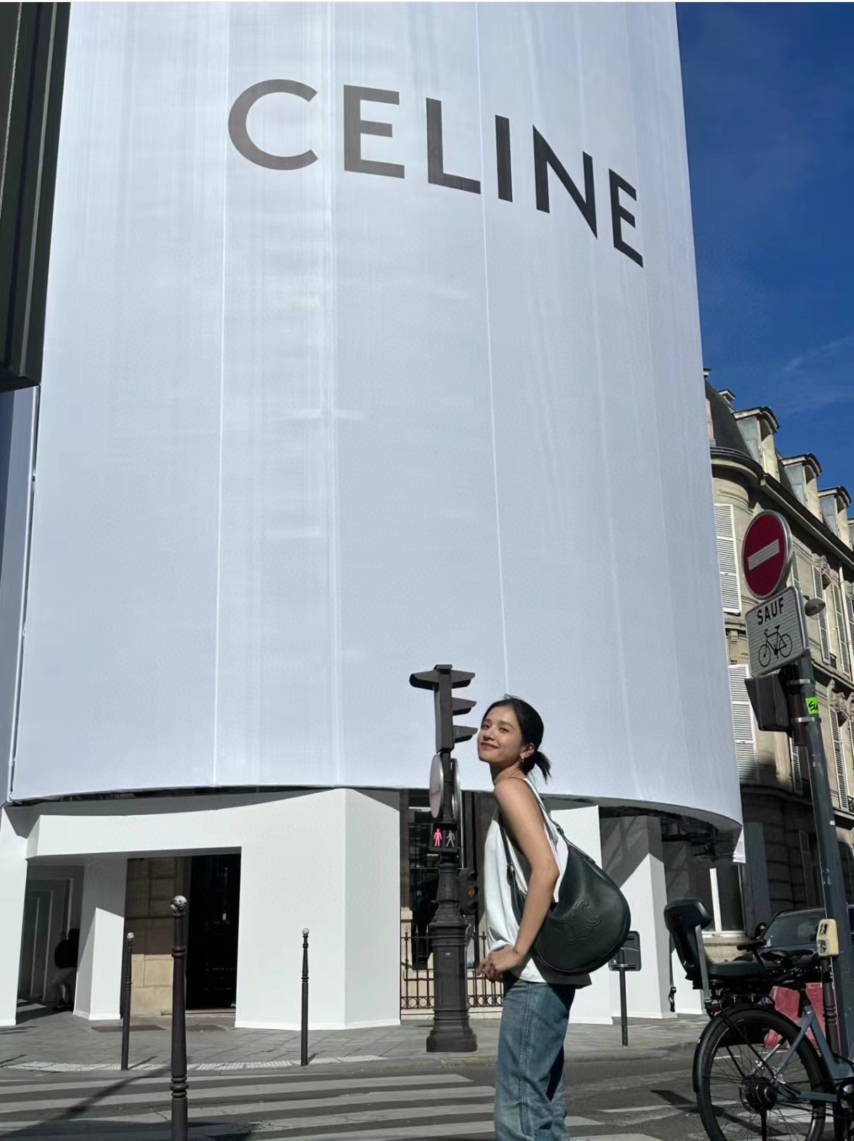 ⬆️21796-celine-495 gallery