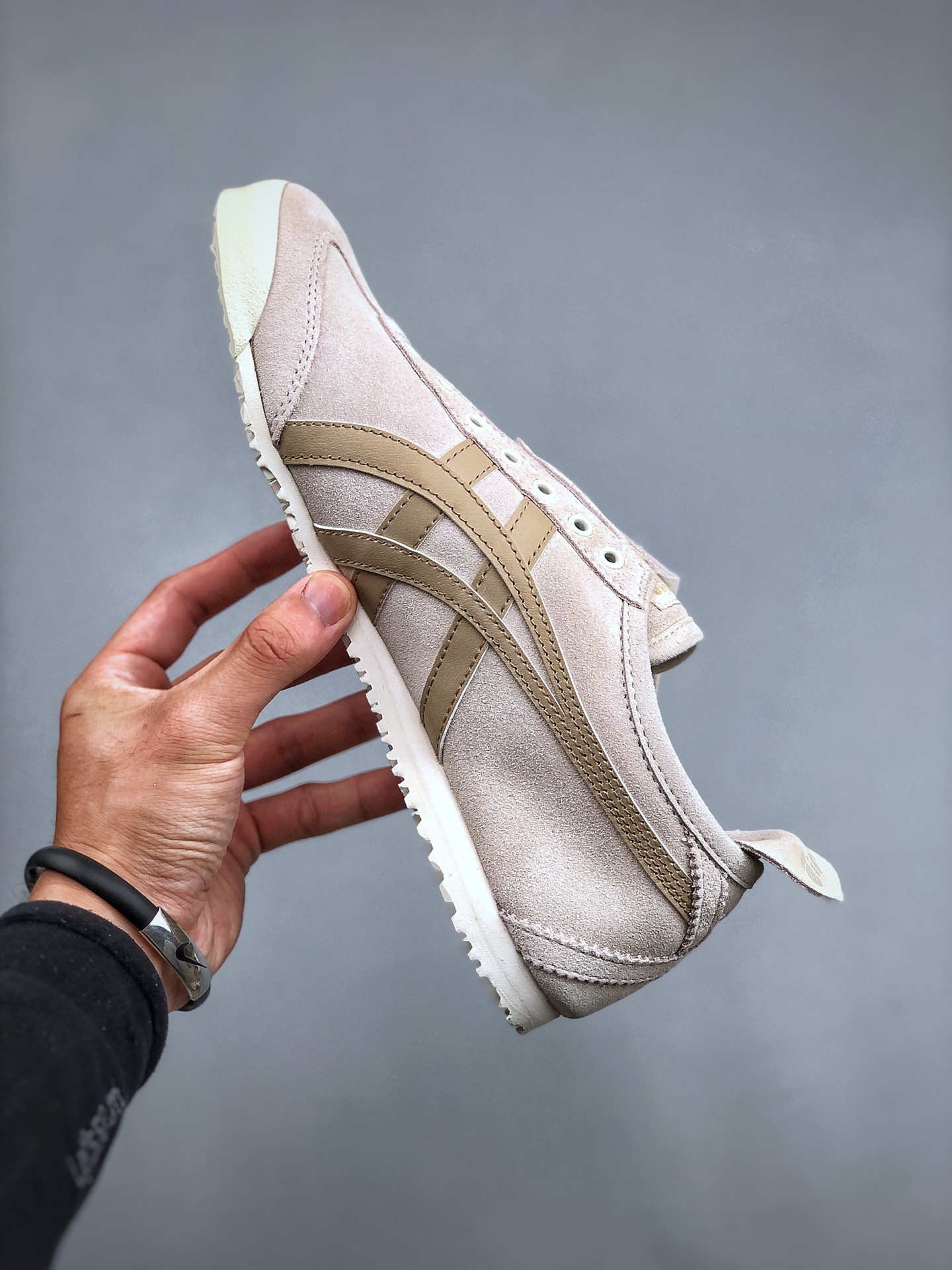 ⬆️22003-Asics-489 gallery