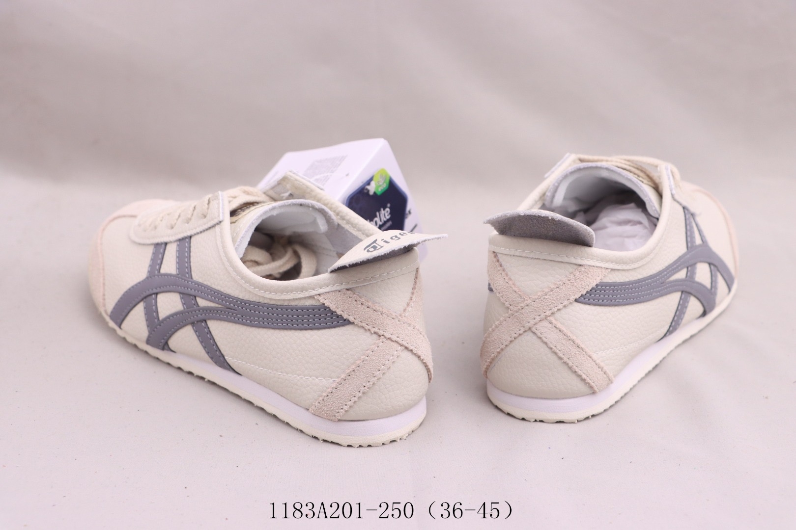 ⬆️22003-Asics-489 gallery