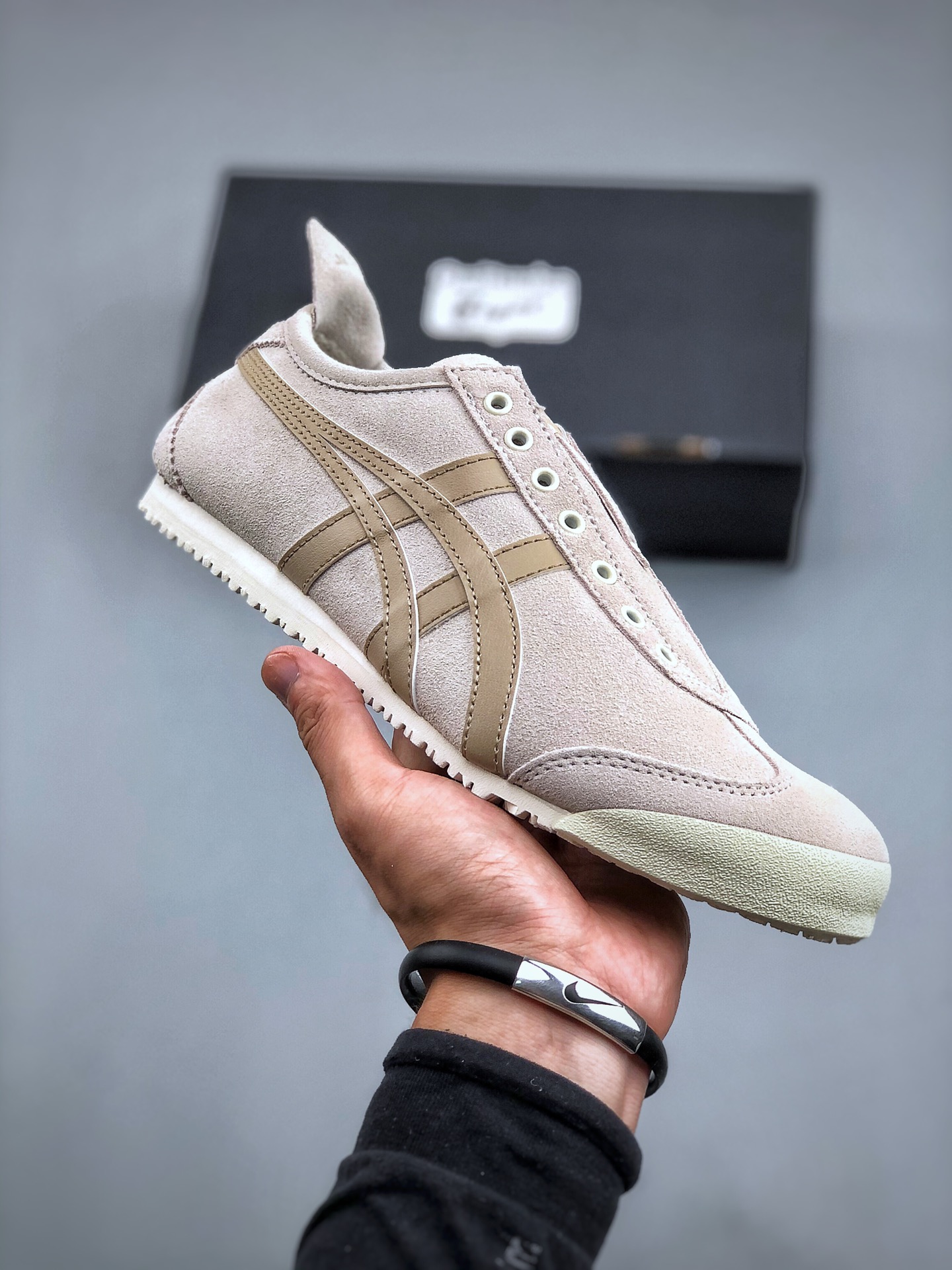 ⬆️22003-Asics-489 gallery