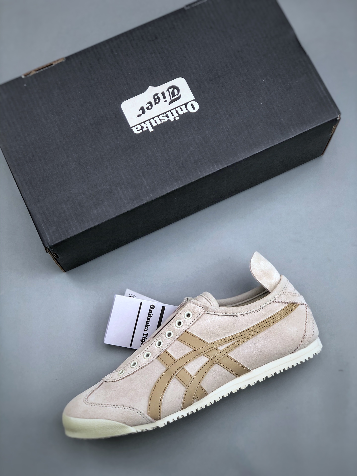 ⬆️22003-Asics-489 gallery