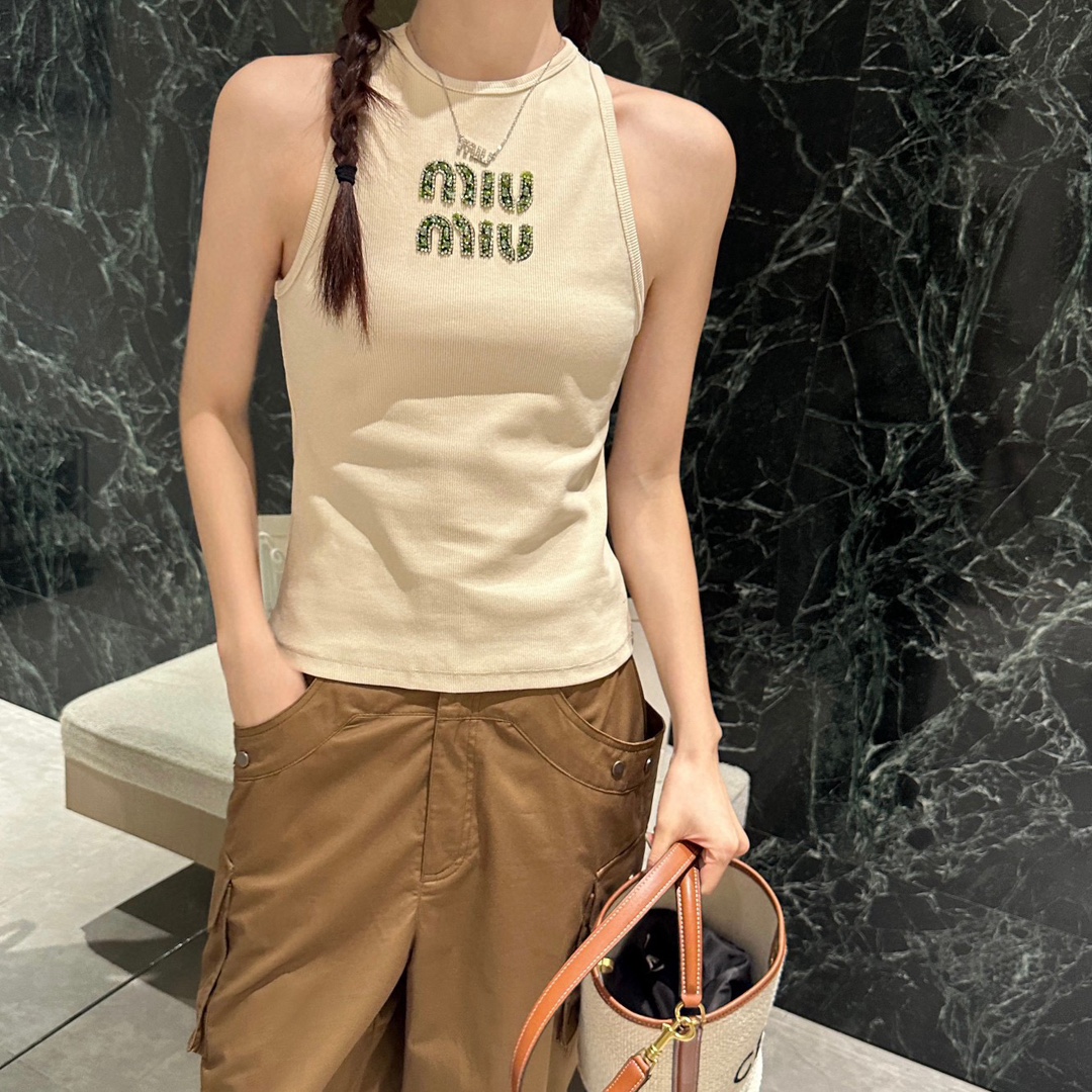 ⬆️22030-MIUMIU-265 gallery