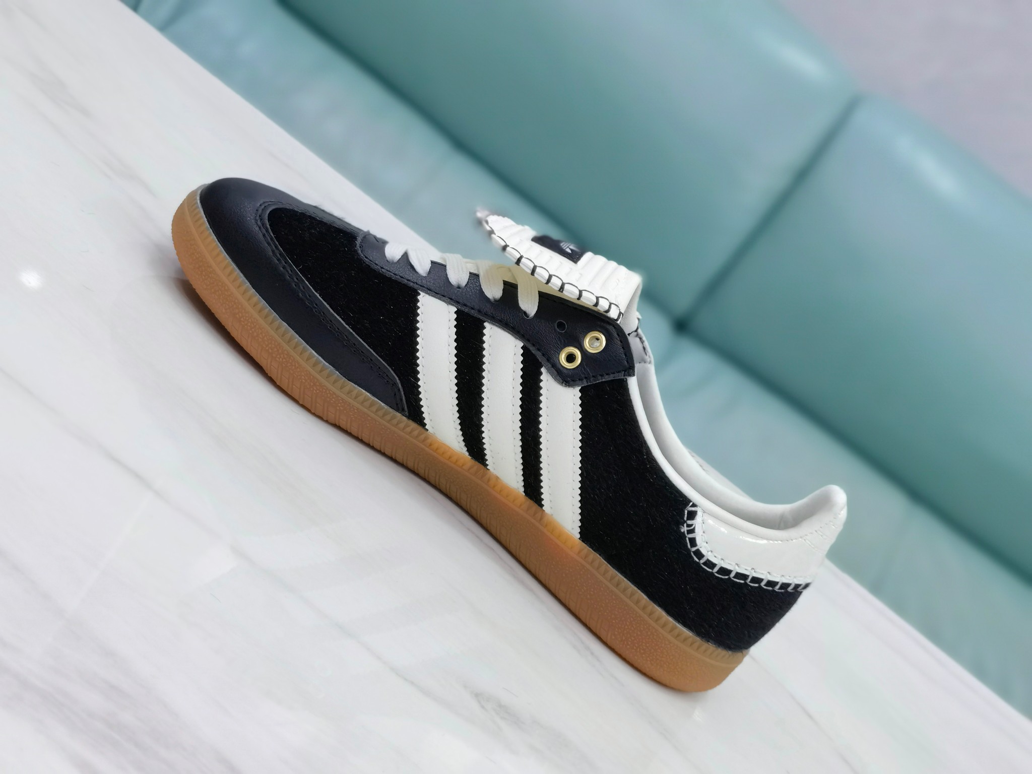 ⬆️22054-Adidas-495 gallery