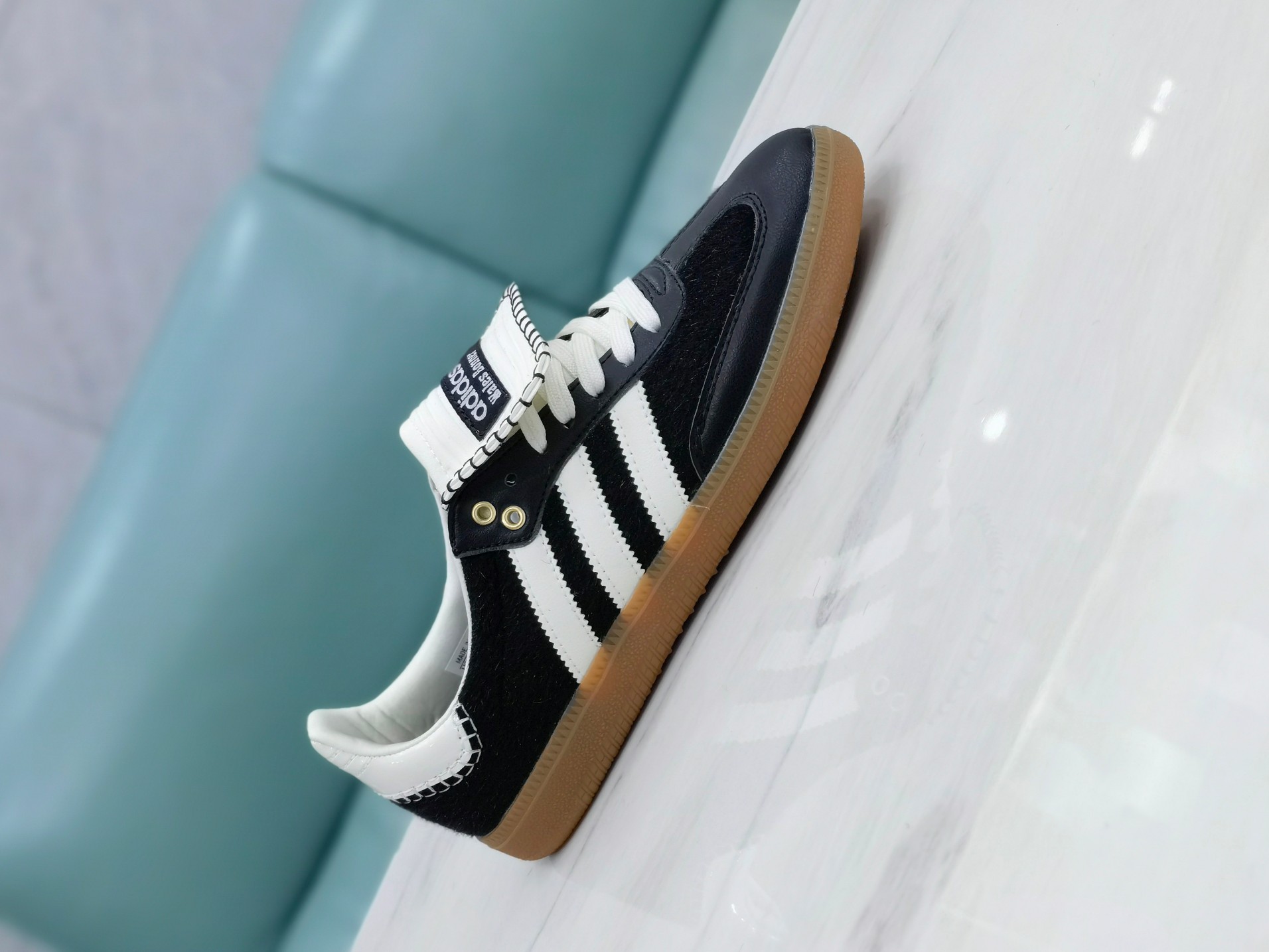 ⬆️22054-Adidas-495 gallery