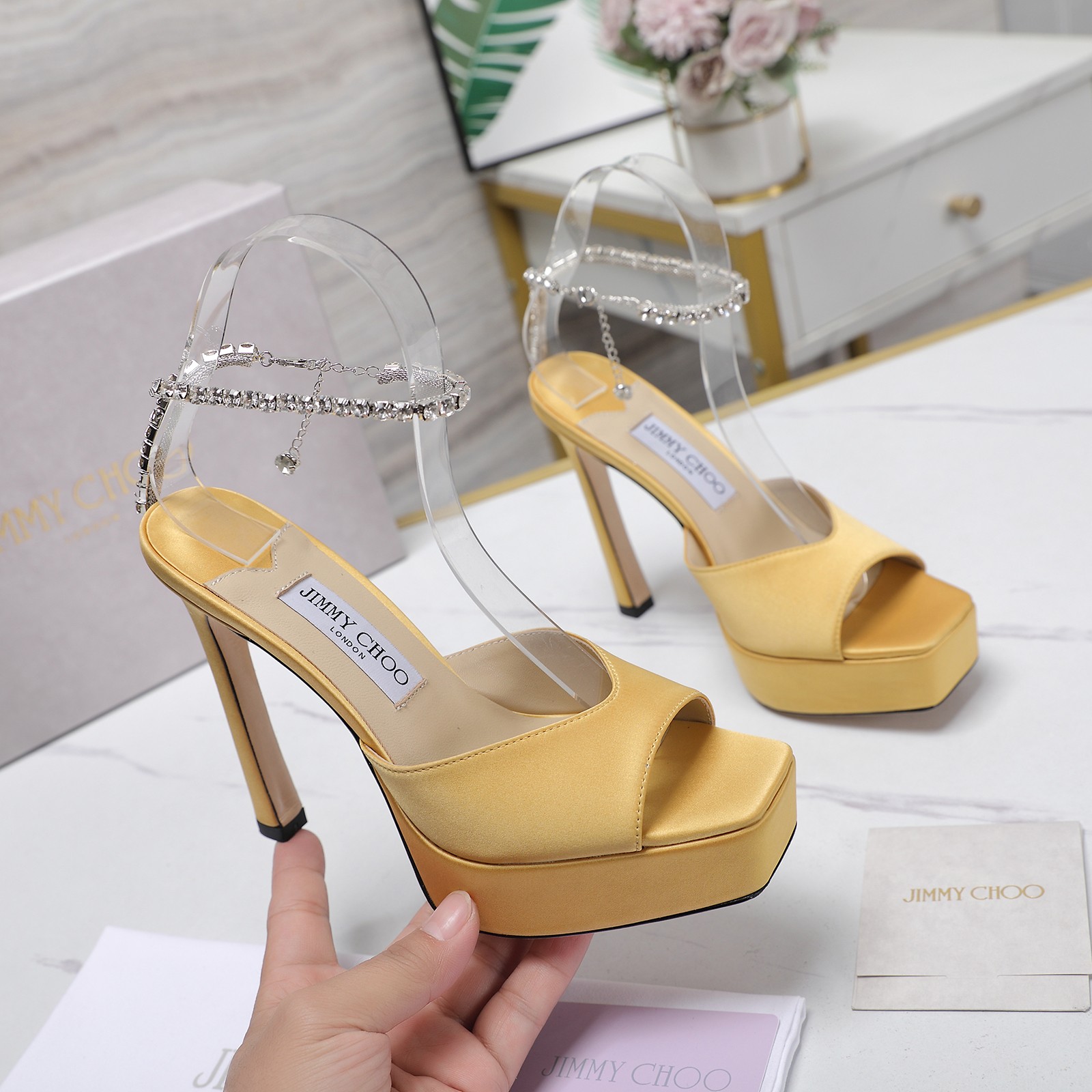 ⬆️22298-jimmy  choo-966 gallery