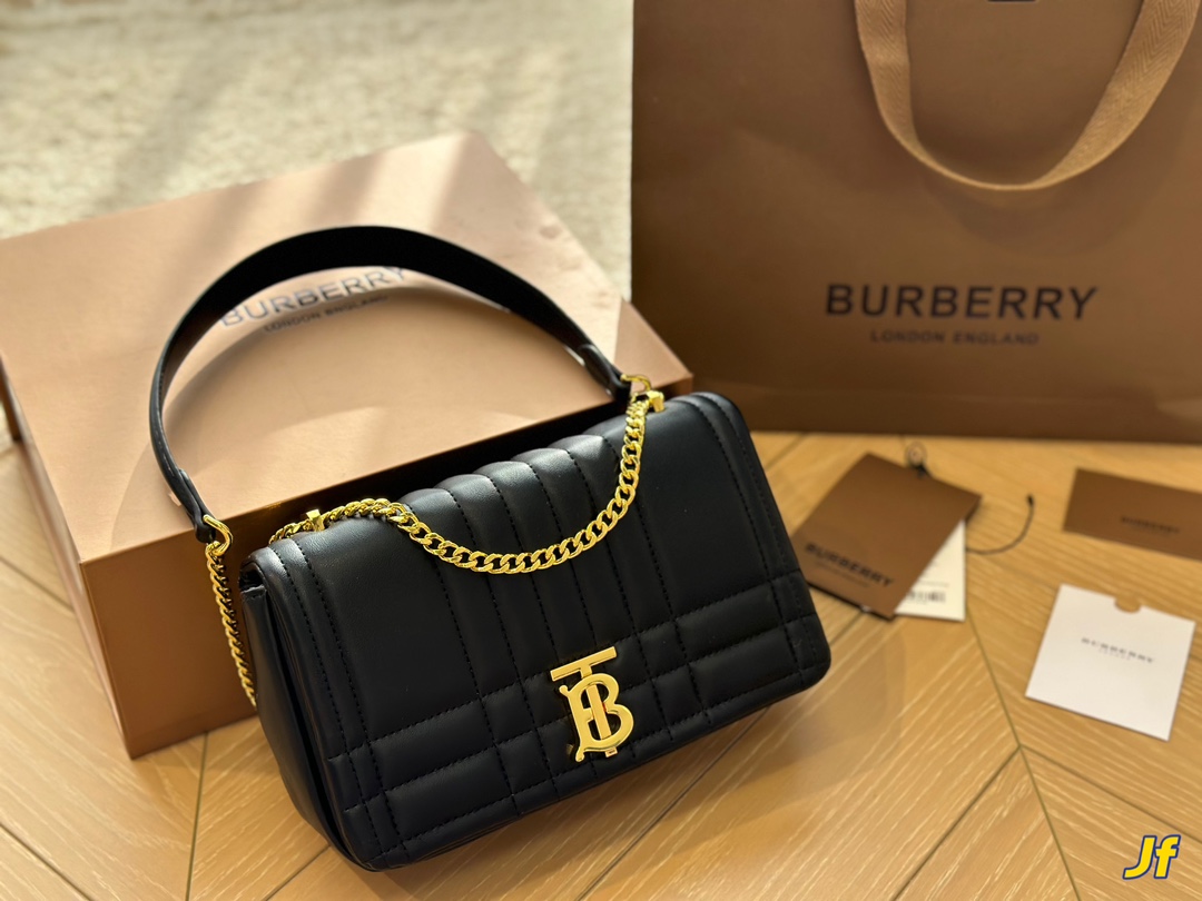 ⬆️22303-Burberry-399 gallery