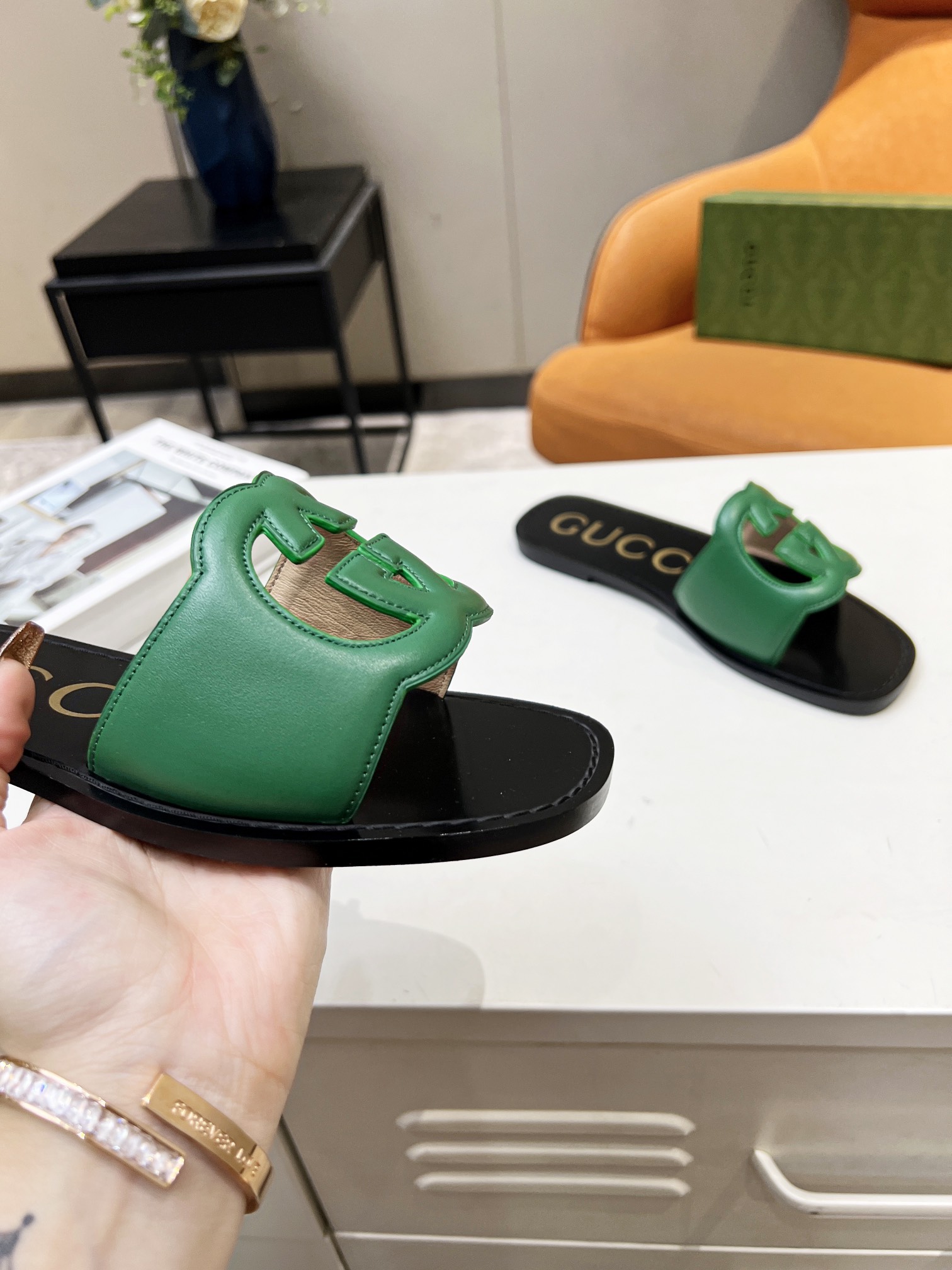 ⬆️22457-Gucci-580 gallery