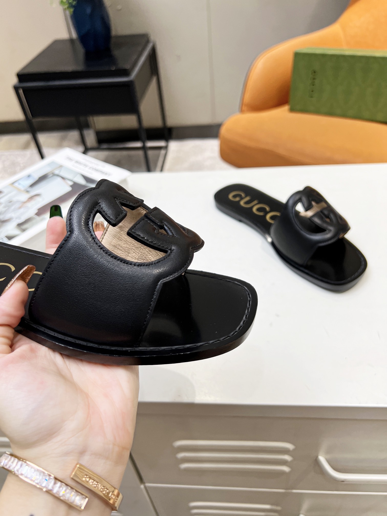 ⬆️22457-Gucci-580 gallery