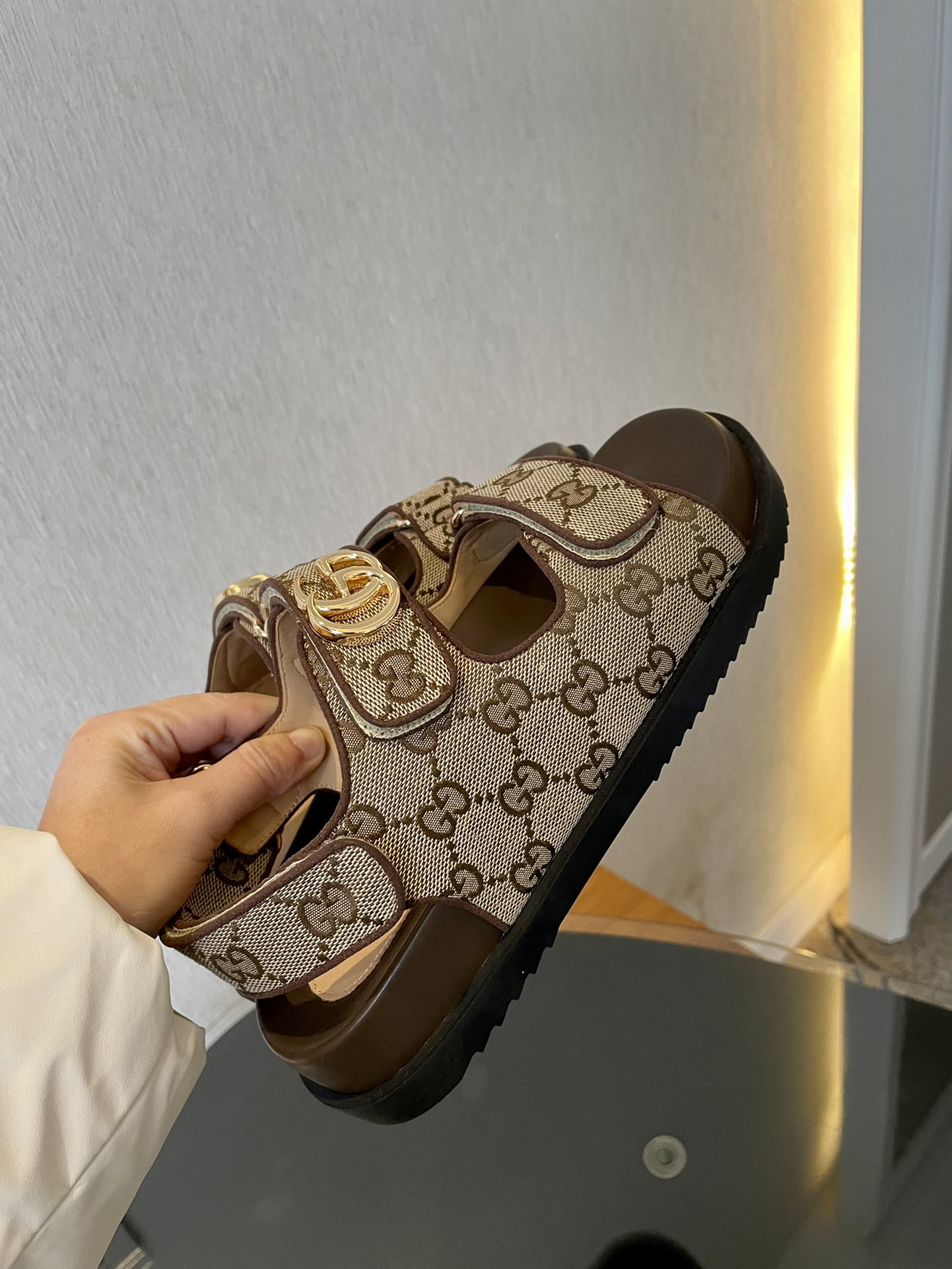 ⬆️22524-Gucci-860 gallery