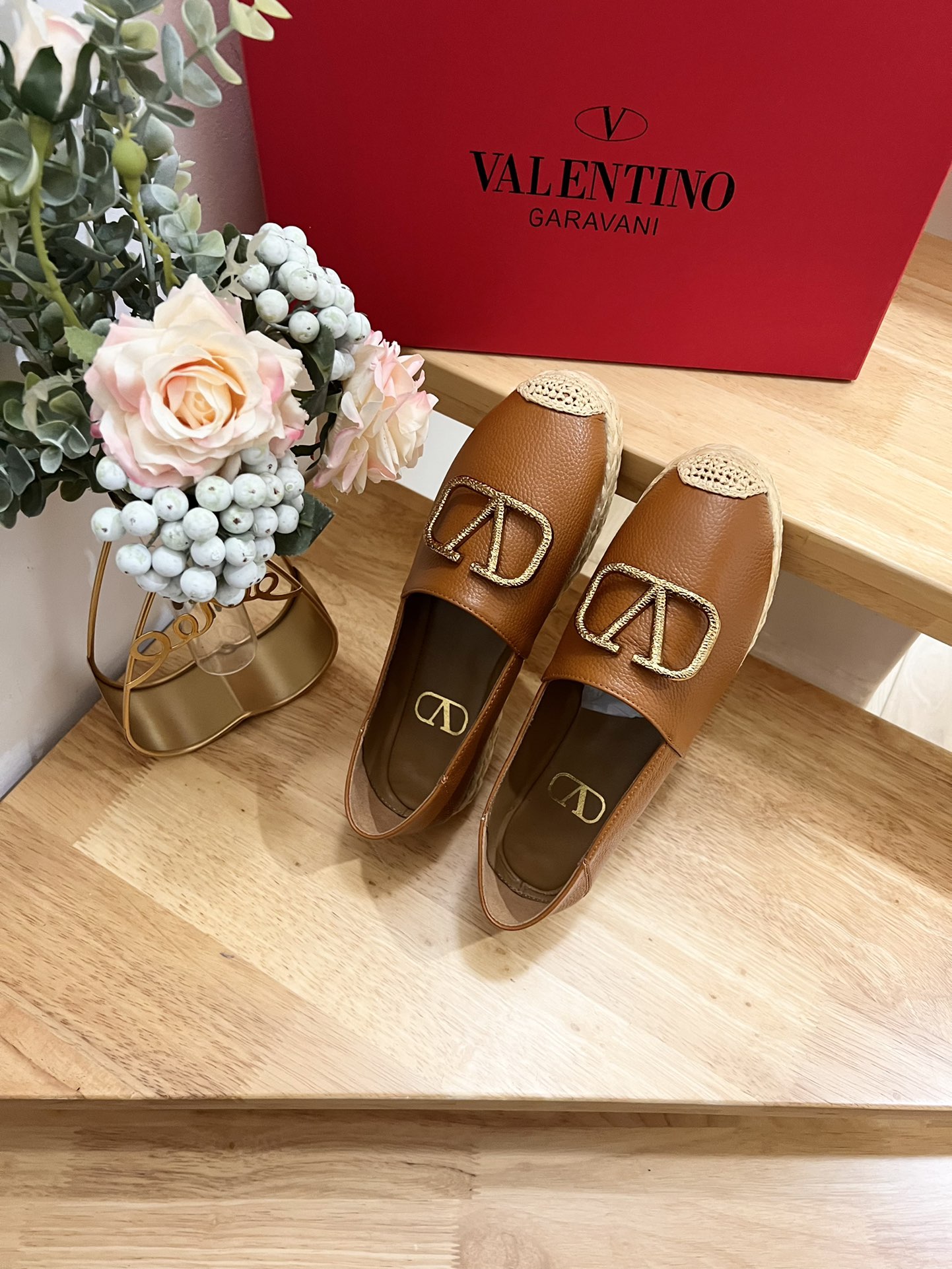 ⬆️22547-Valentino -699 gallery