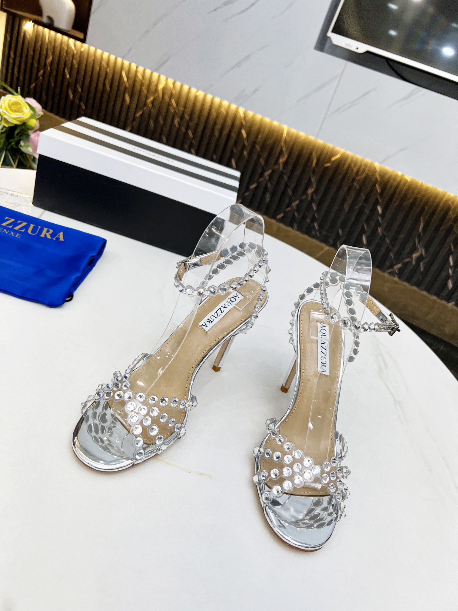 ⬆️22556-AQUAZZURA-805 gallery