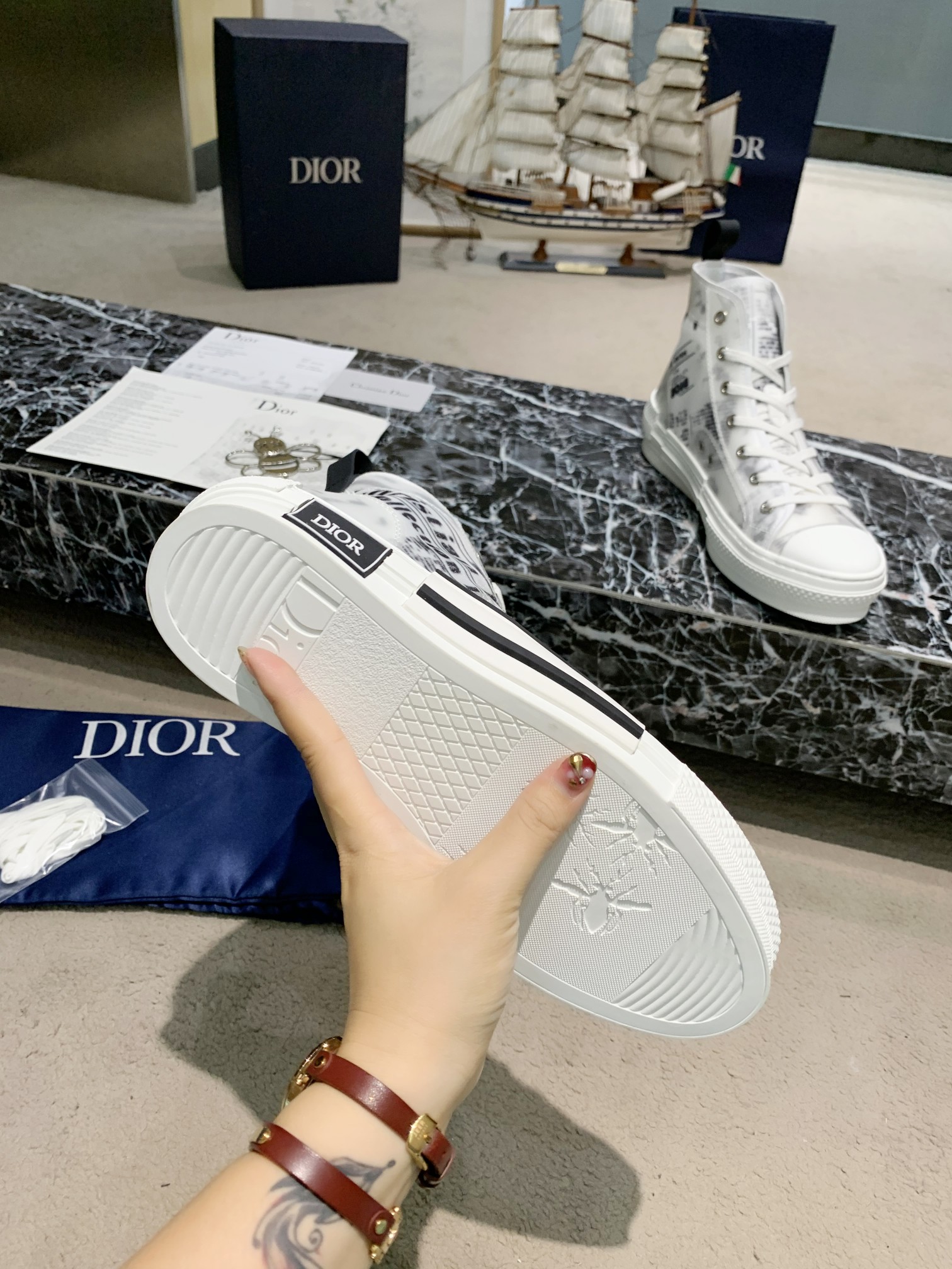 ⬆️22586-dior-745 gallery