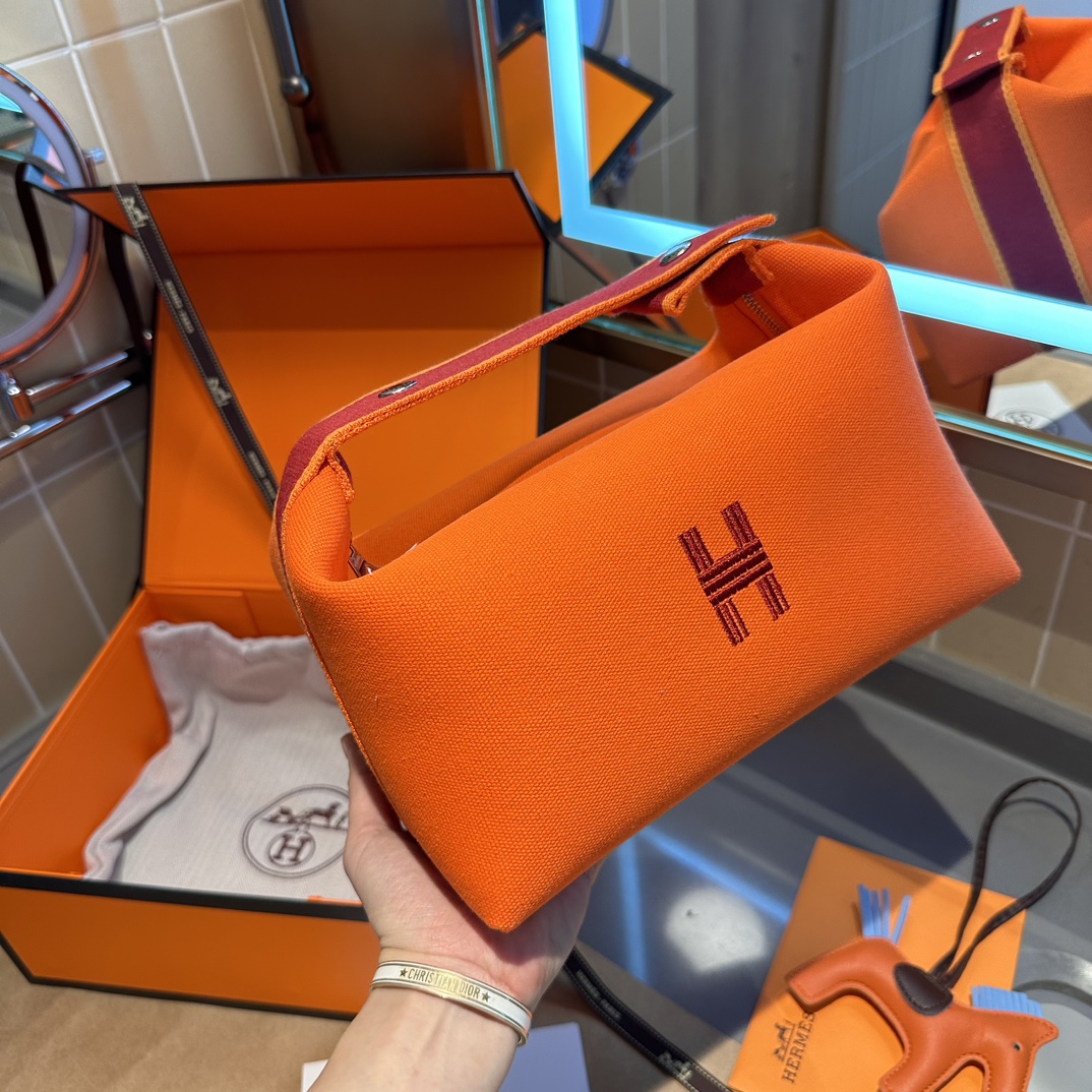 ⬆️22639-Hermès-371 gallery