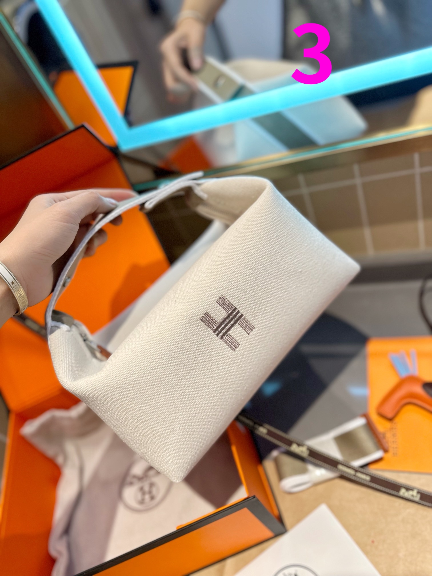 ⬆️22639-Hermès-371 gallery