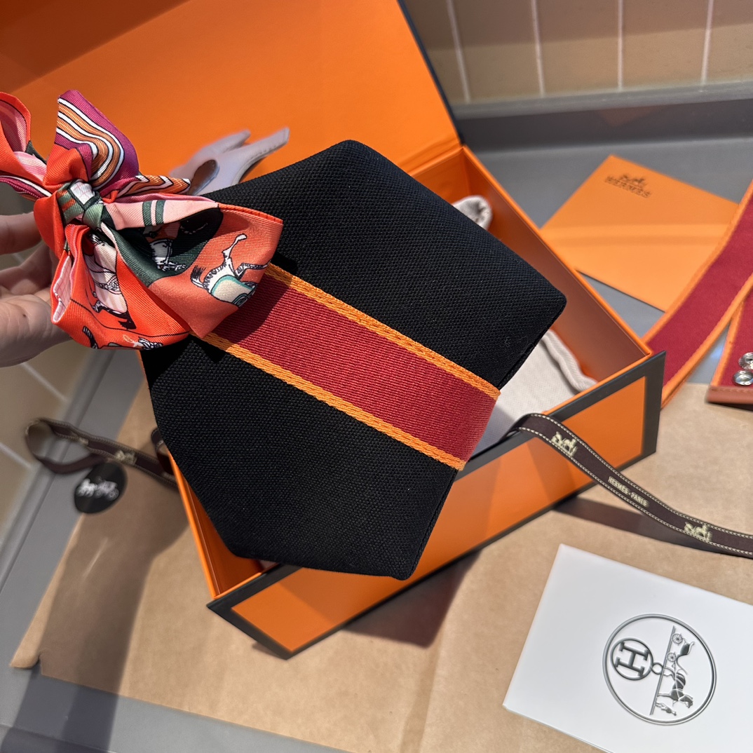 ⬆️22639-Hermès-371 gallery