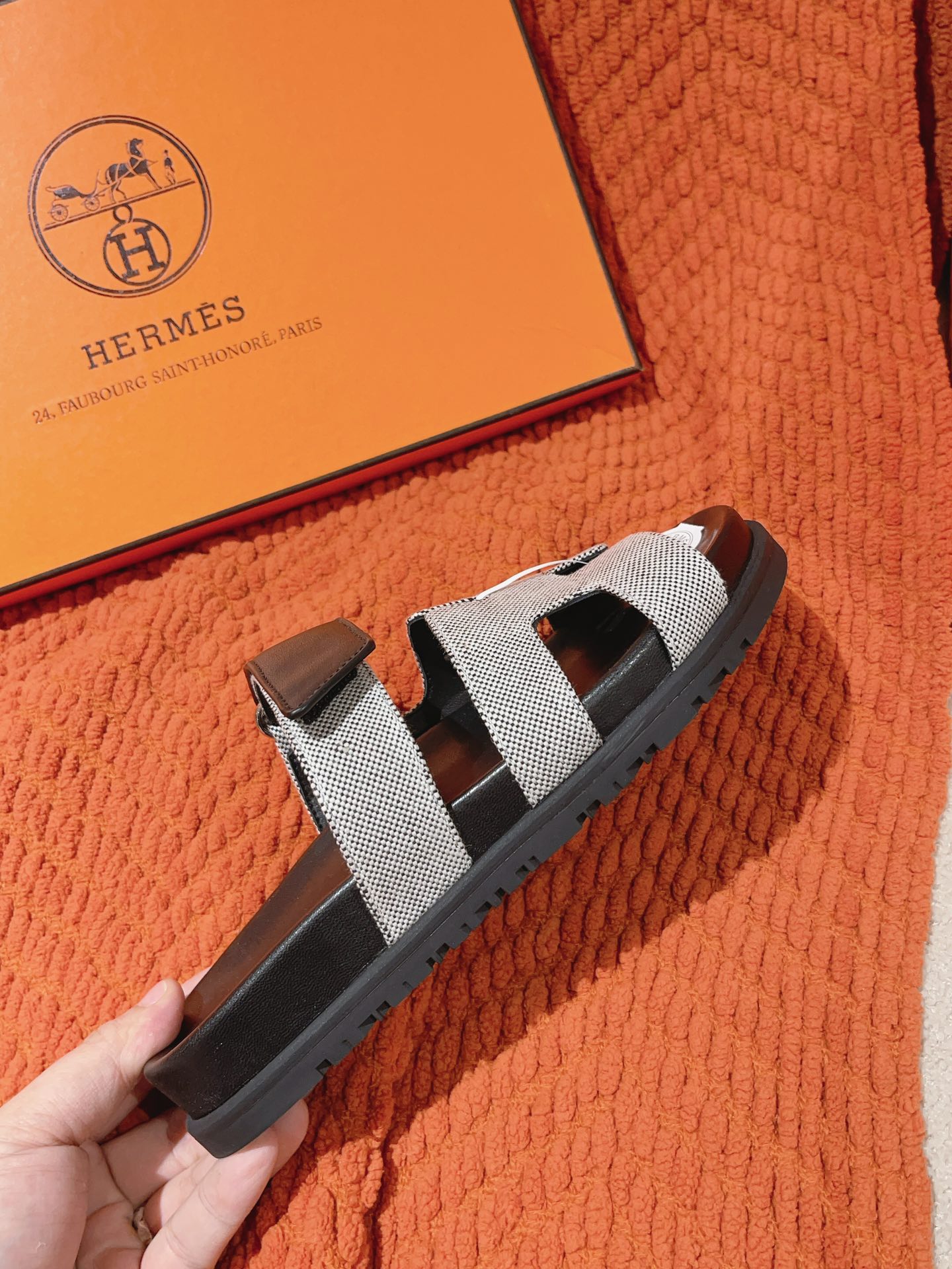 ⬆️22640-Hermès-874 gallery