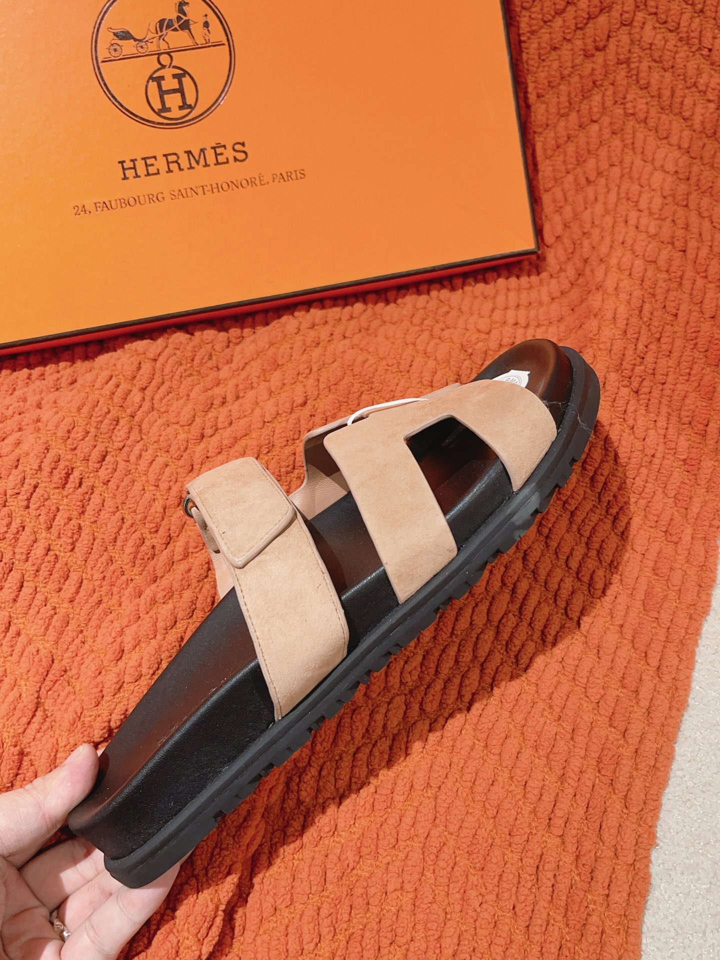 ⬆️22640-Hermès-874 gallery