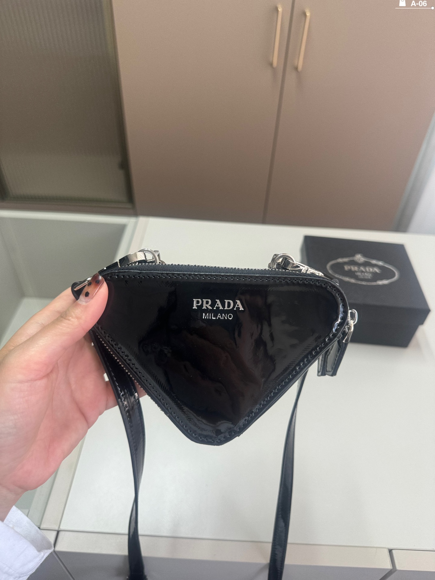 ⬆️22667-PRADA-395 gallery