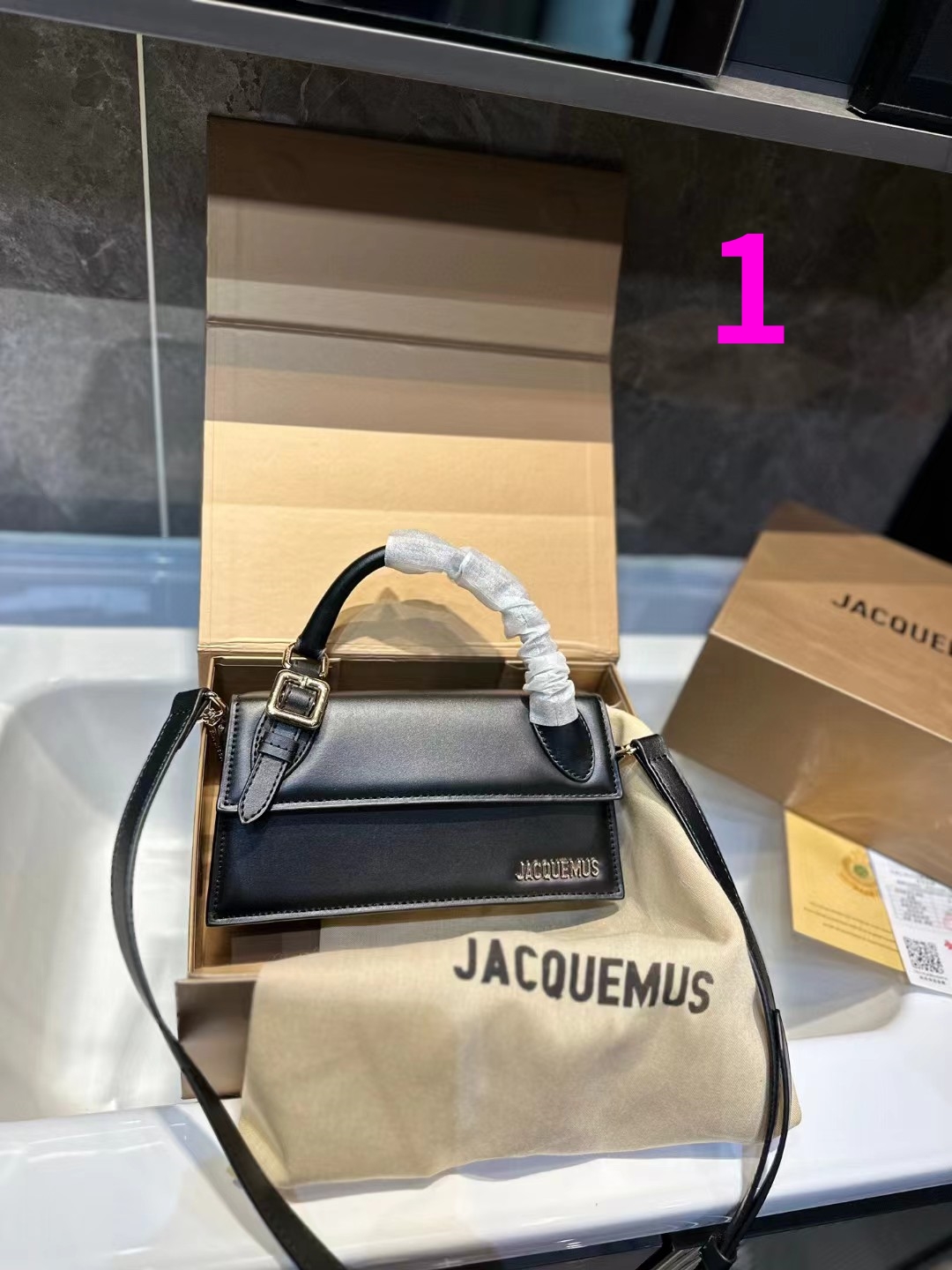 ⬆️22677-Jacquemus-430 gallery