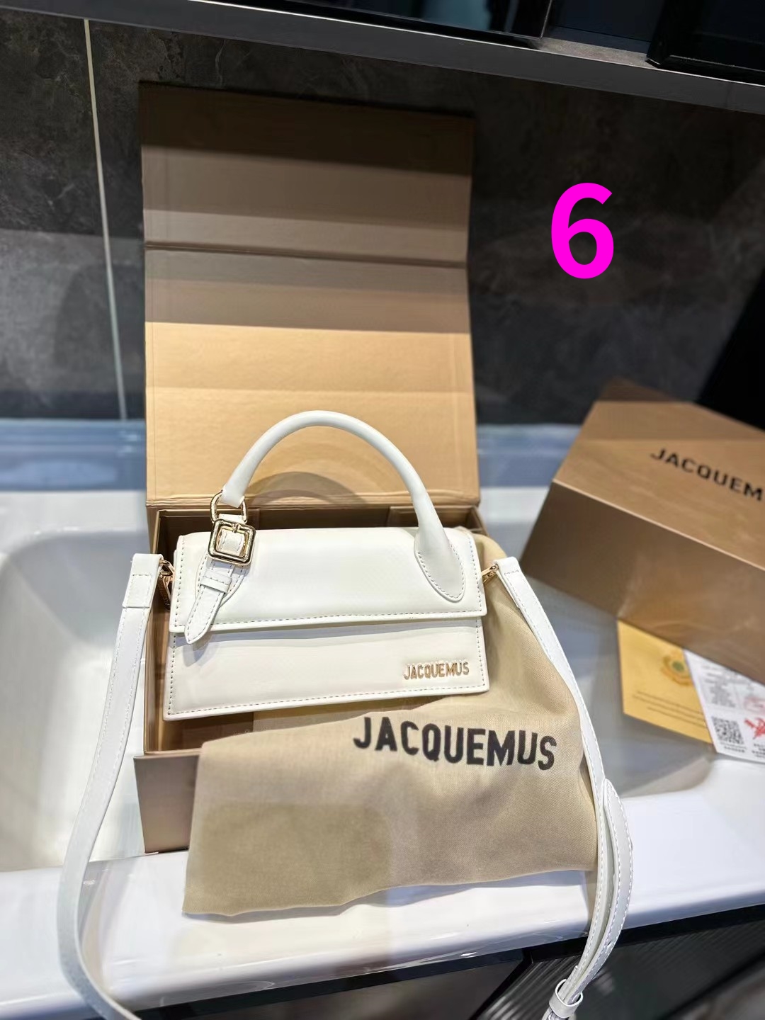 ⬆️22677-Jacquemus-430 gallery