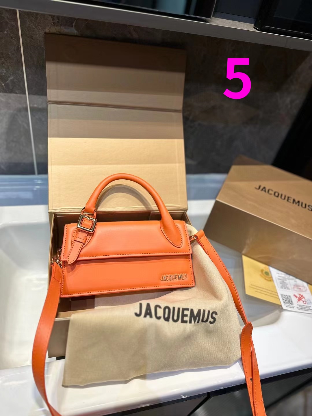 ⬆️22677-Jacquemus-430 gallery