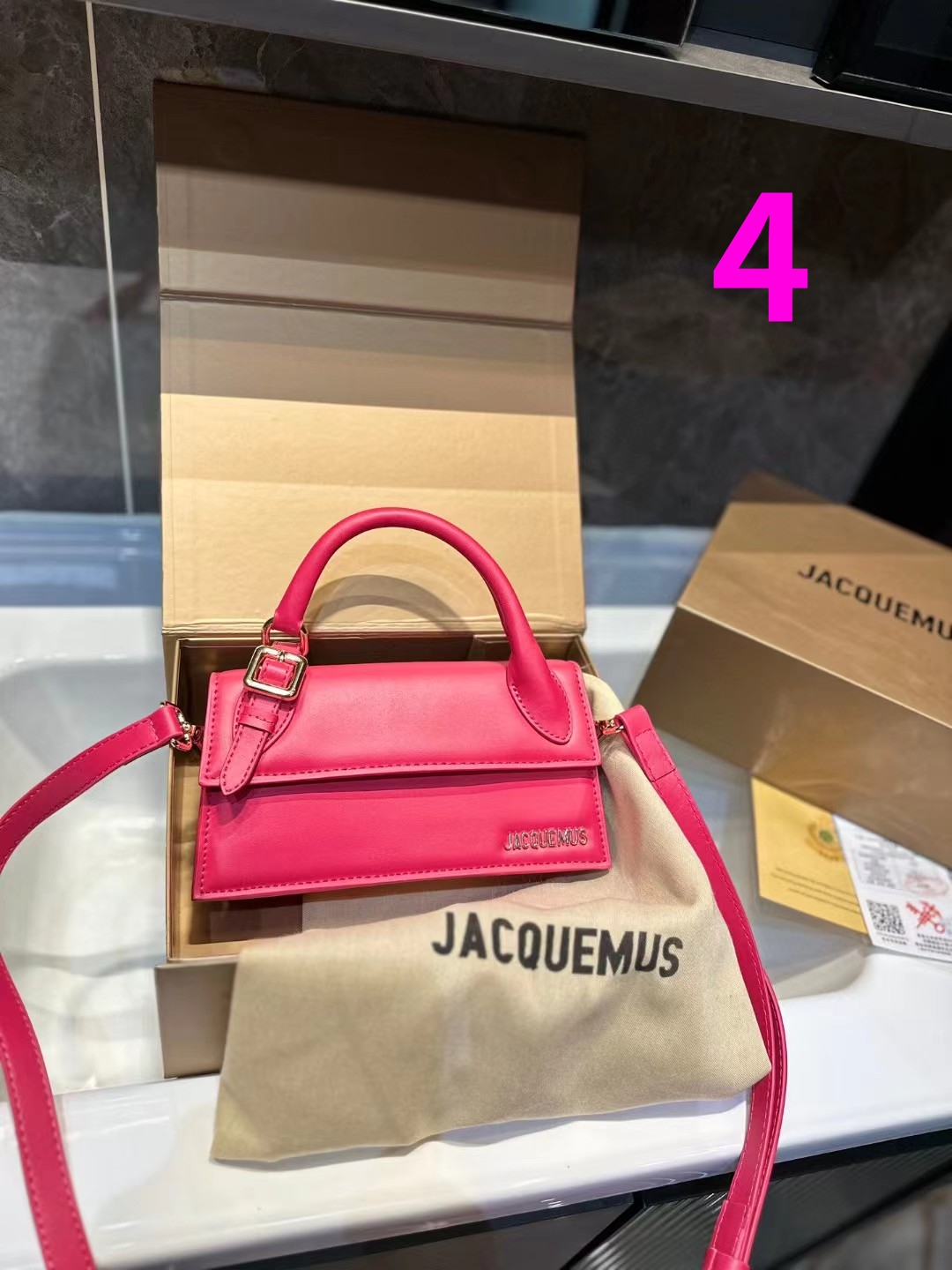 ⬆️22677-Jacquemus-430 gallery