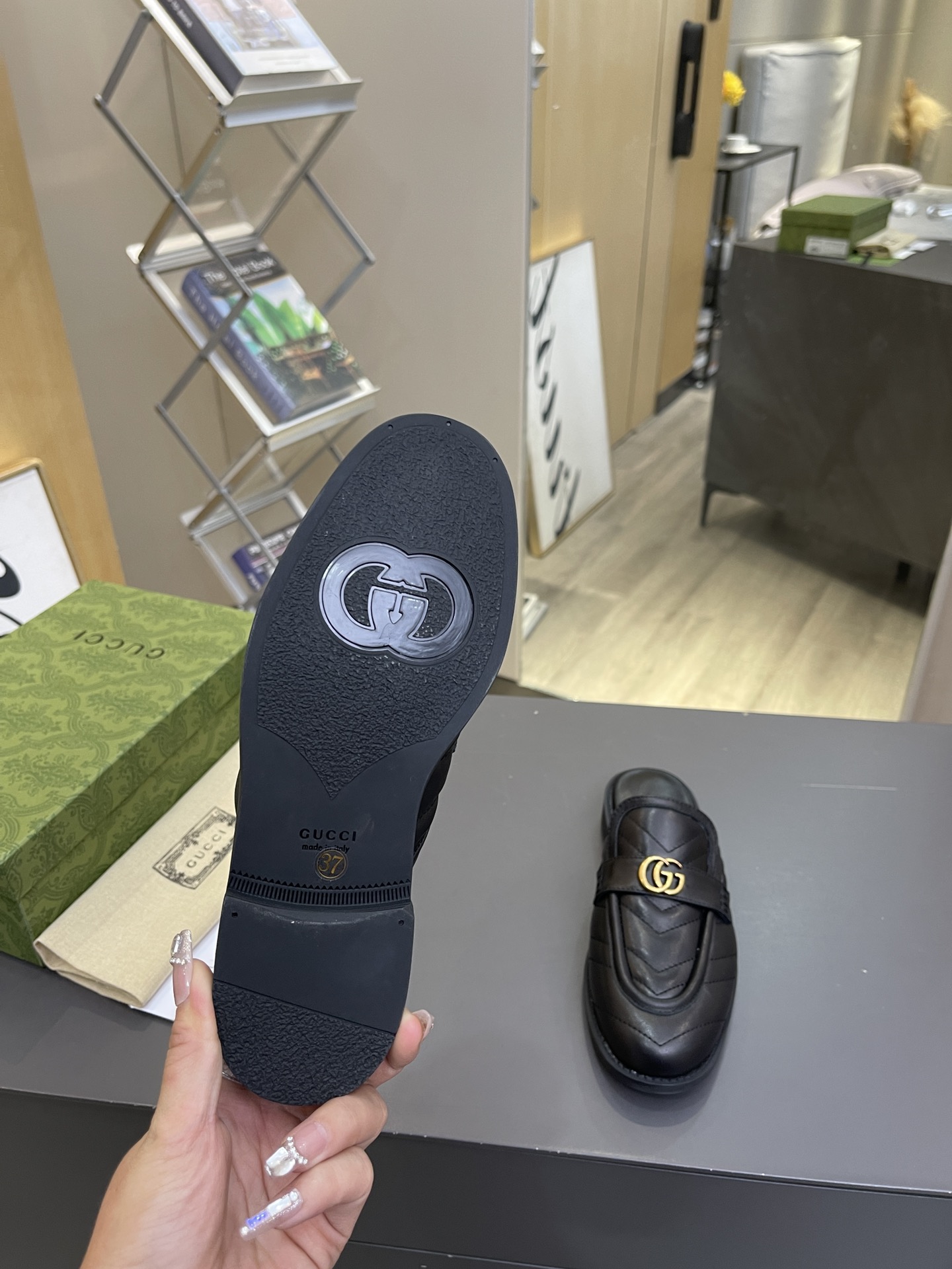 ⬆️22685-Gucci-720 gallery