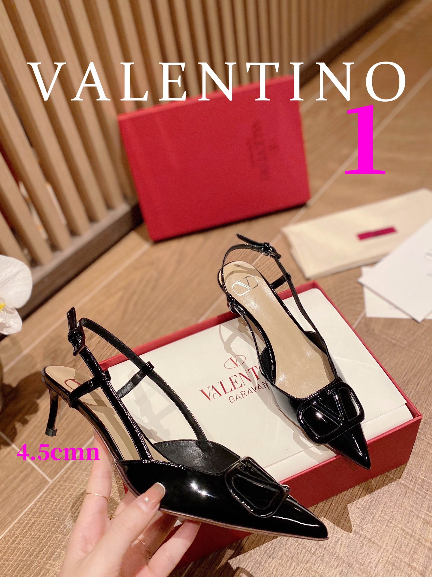 ⬆️22745-Valentino --805 gallery