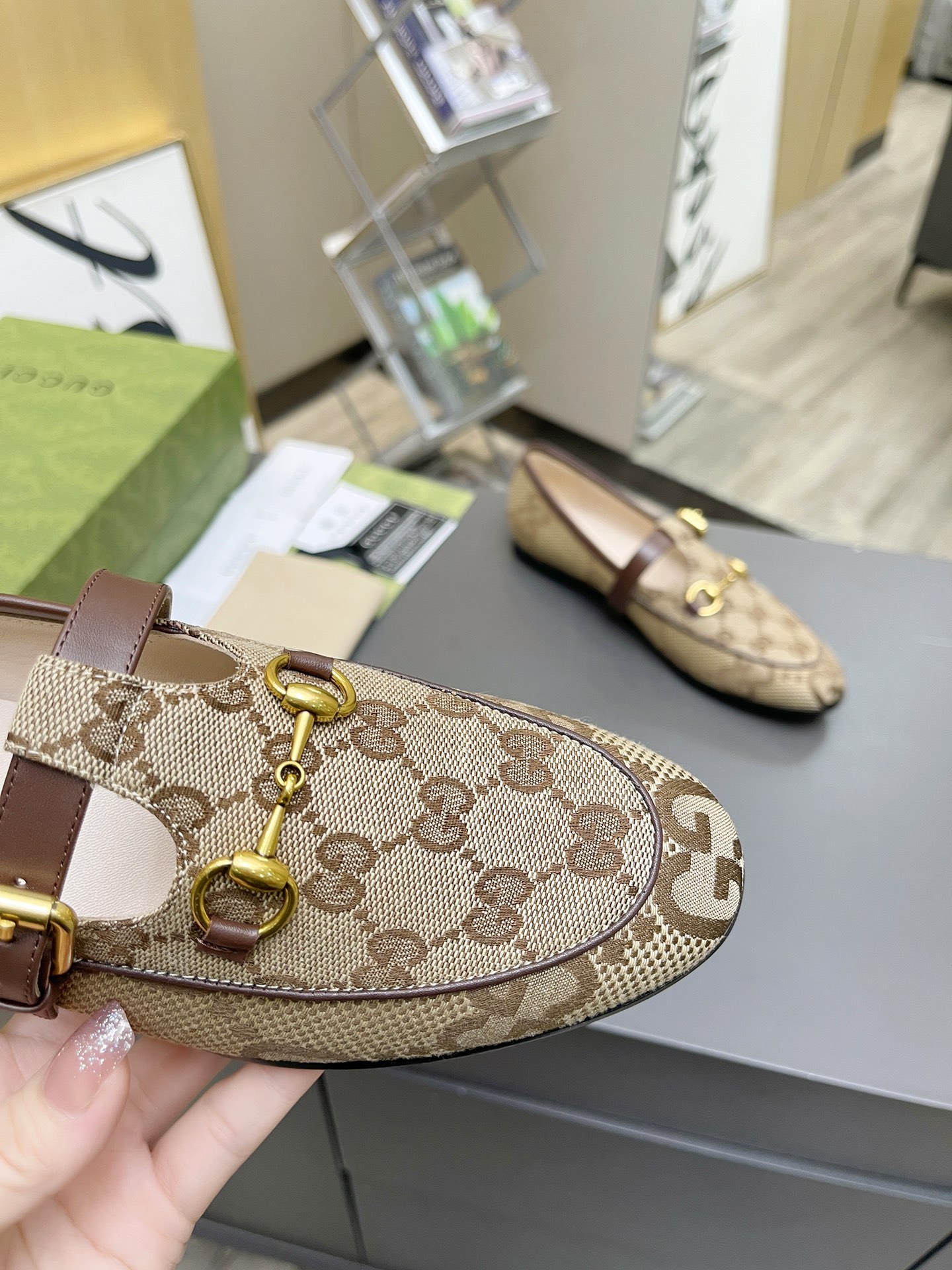 ⬆️22758-Gucci-825 gallery