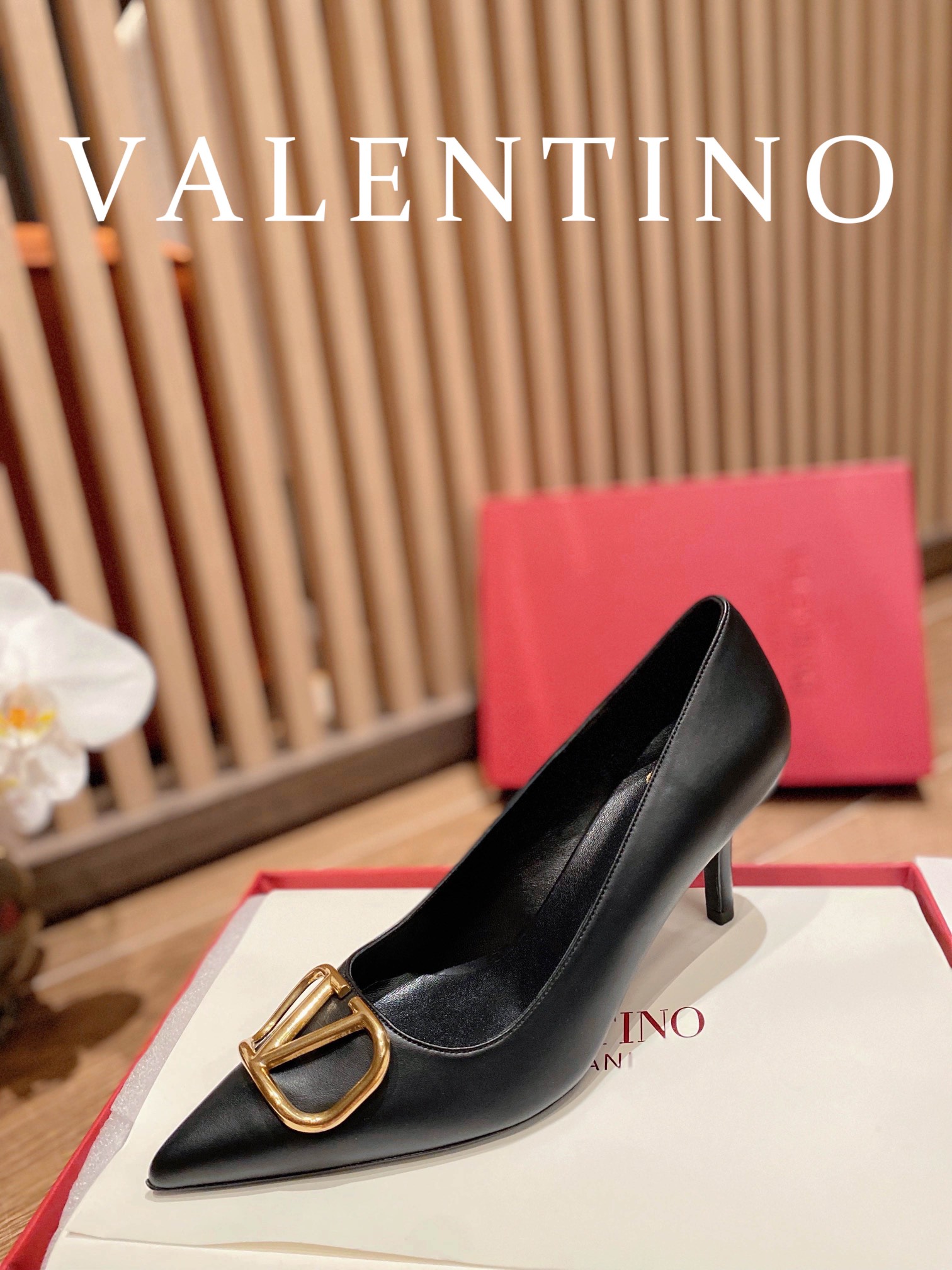 ⬆️22780-Valentino -805 gallery