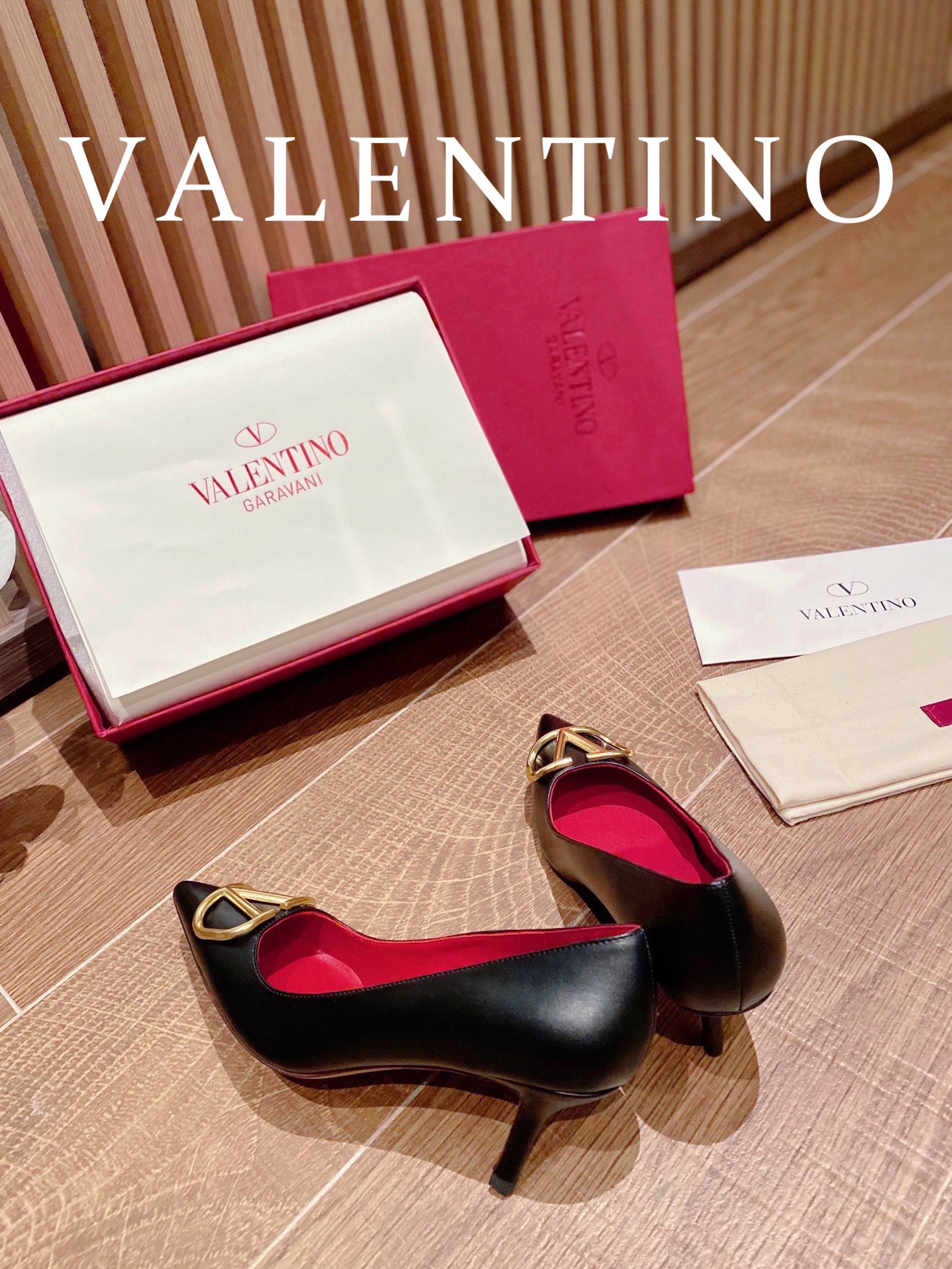 ⬆️22780-Valentino -805 gallery