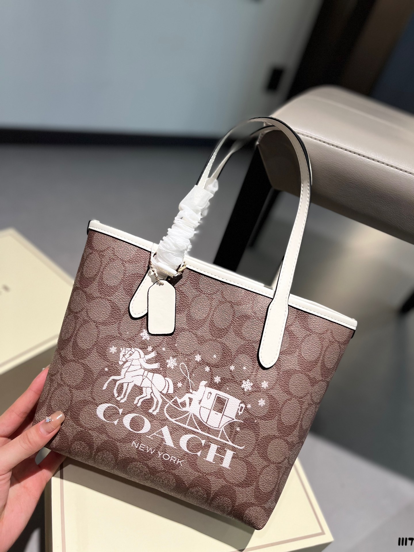 ⬆️23138-Coach-395 gallery