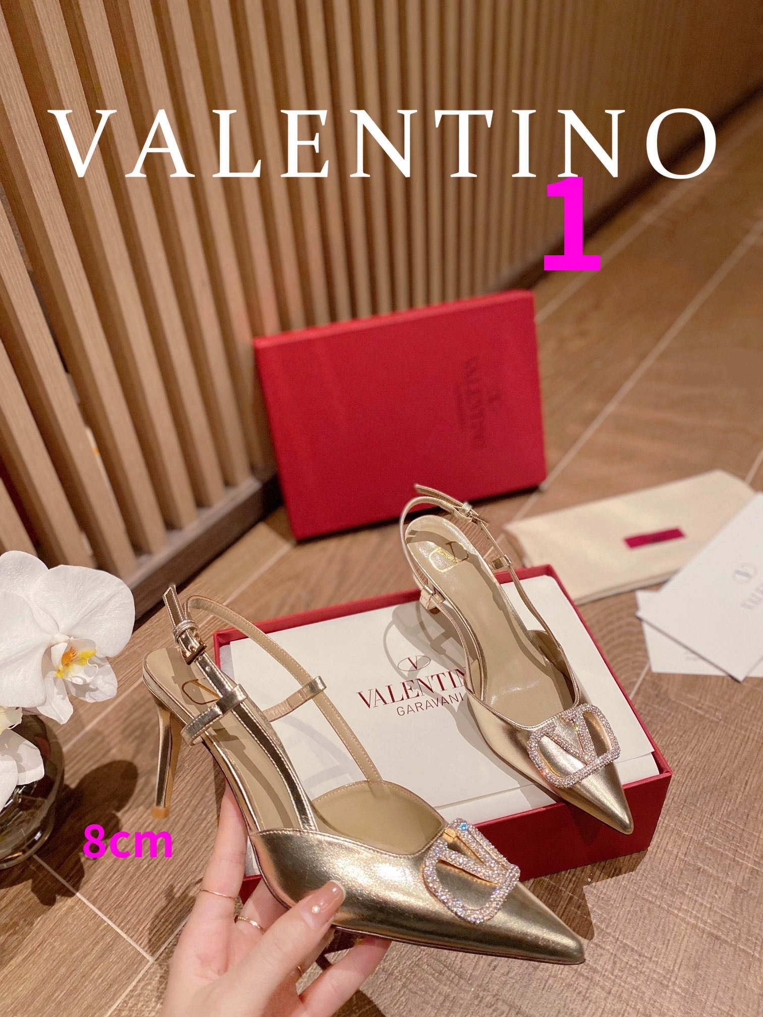 ⬆️23157-Valentino -825 gallery