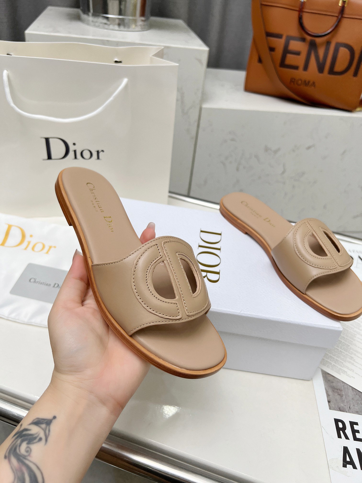 ⬆️23161-DIOR-625 gallery