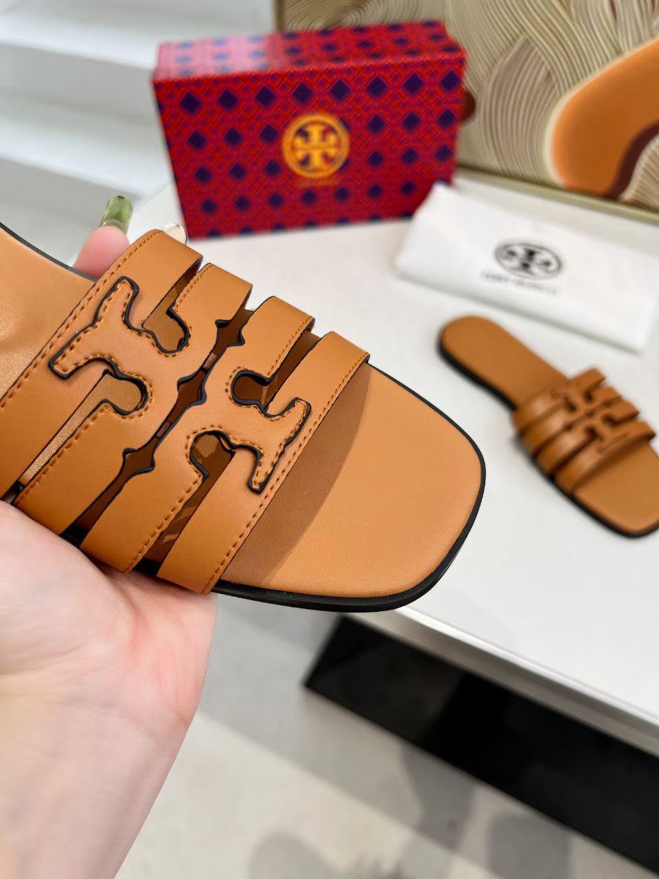 ⬆️23190--TORY BURCH-575 gallery