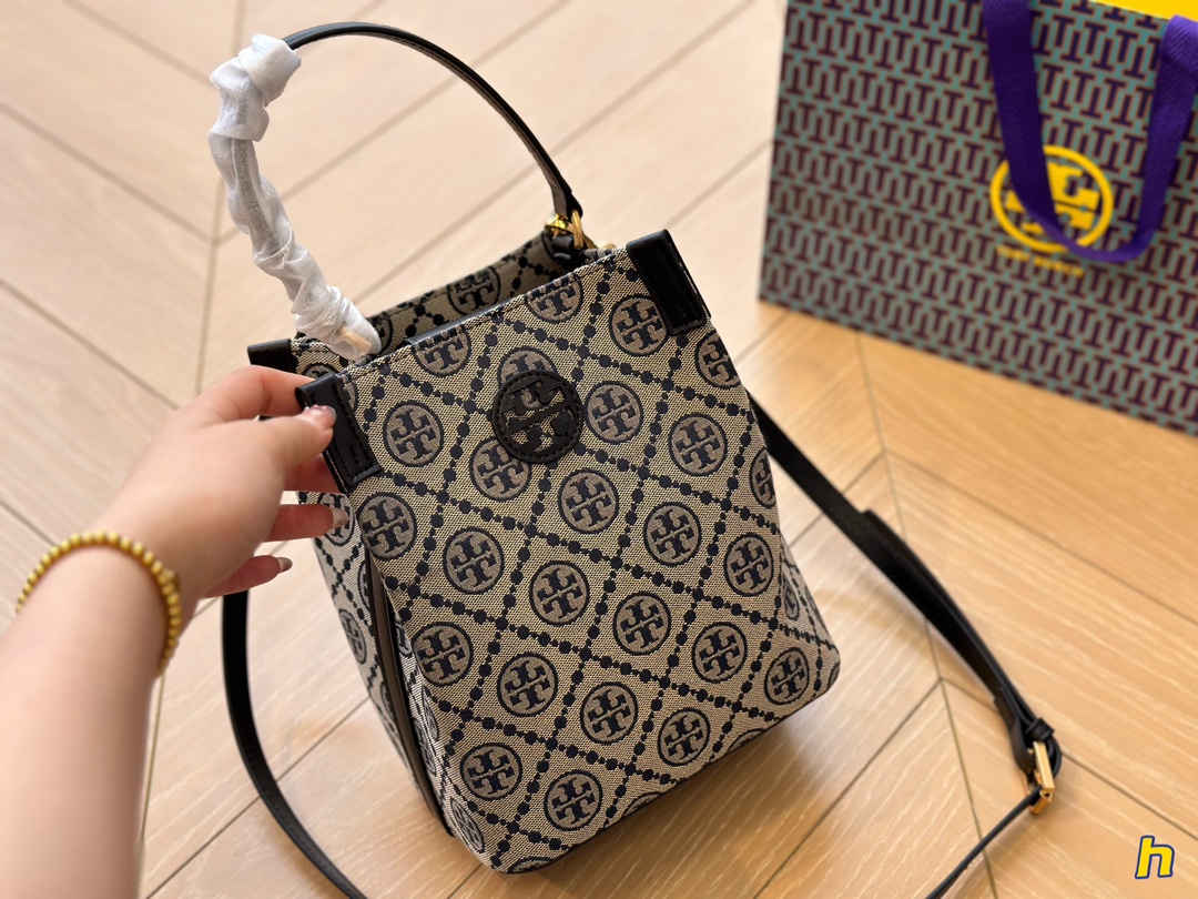 ⬆️23400-Tory Burch-465 gallery