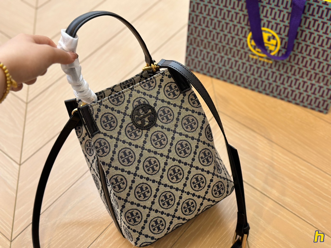 ⬆️23400-Tory Burch-465 gallery