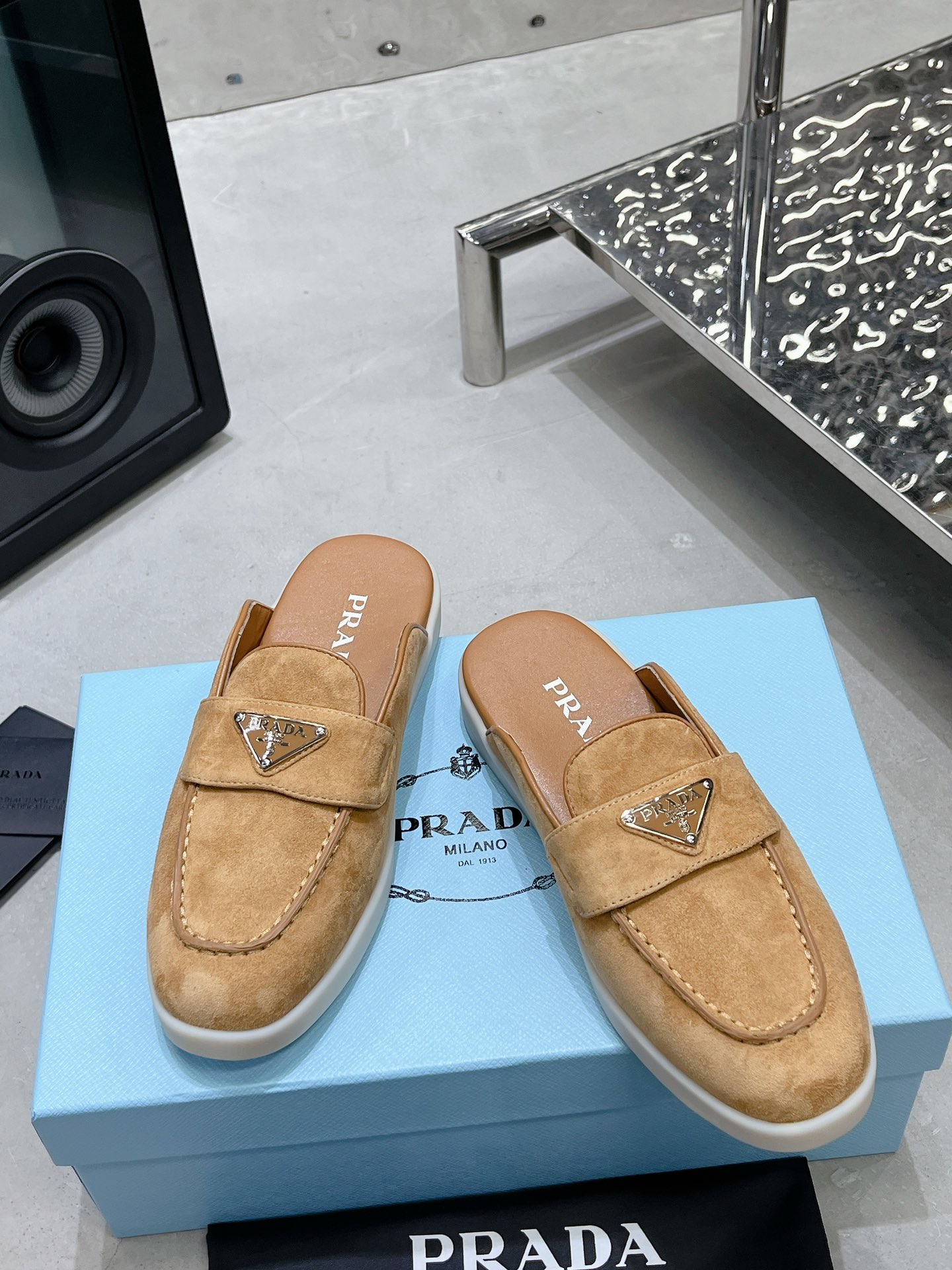 ⬆️23498-Prada-675 gallery