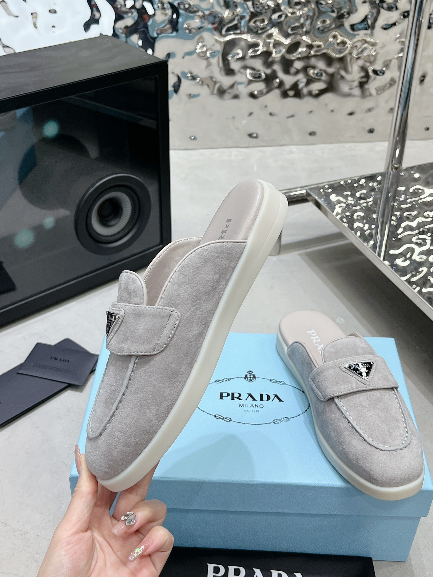 ⬆️23498-Prada-675 gallery