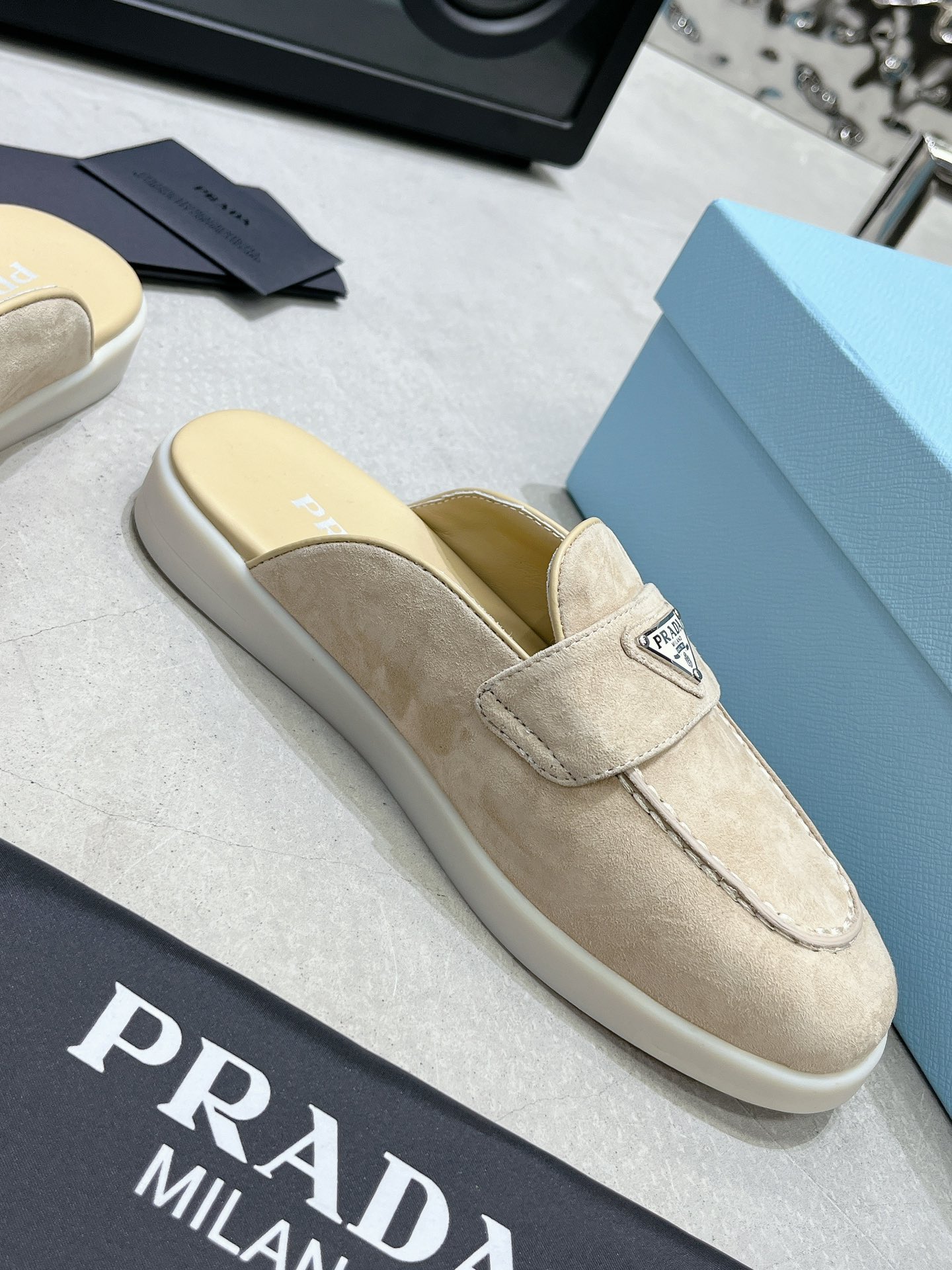 ⬆️23498-Prada-675 gallery