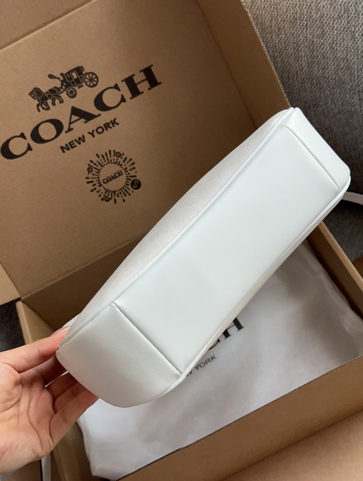 ⬆️23510-COACH--499 gallery