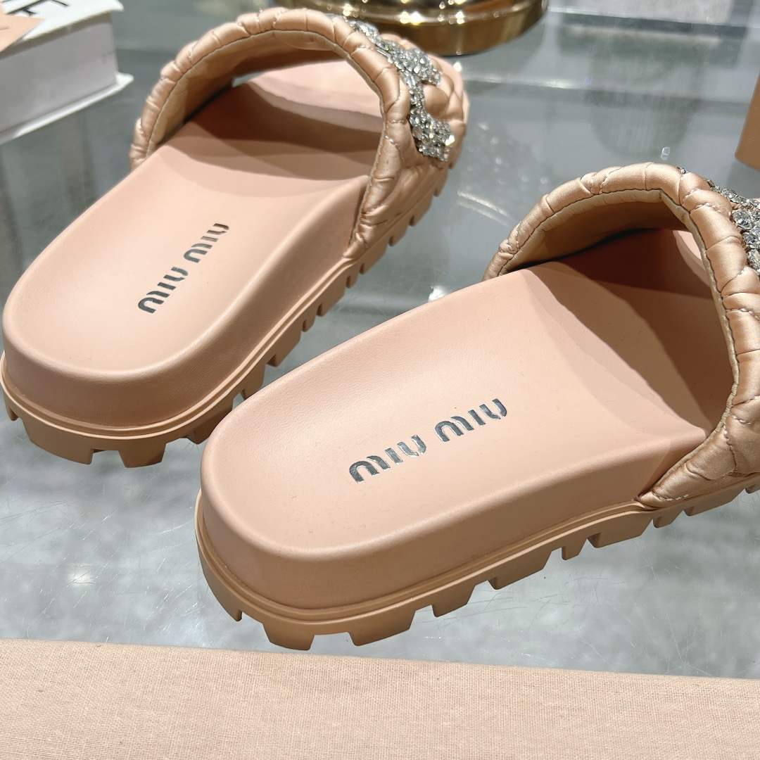 ⬆️23544-miumiu-888 gallery