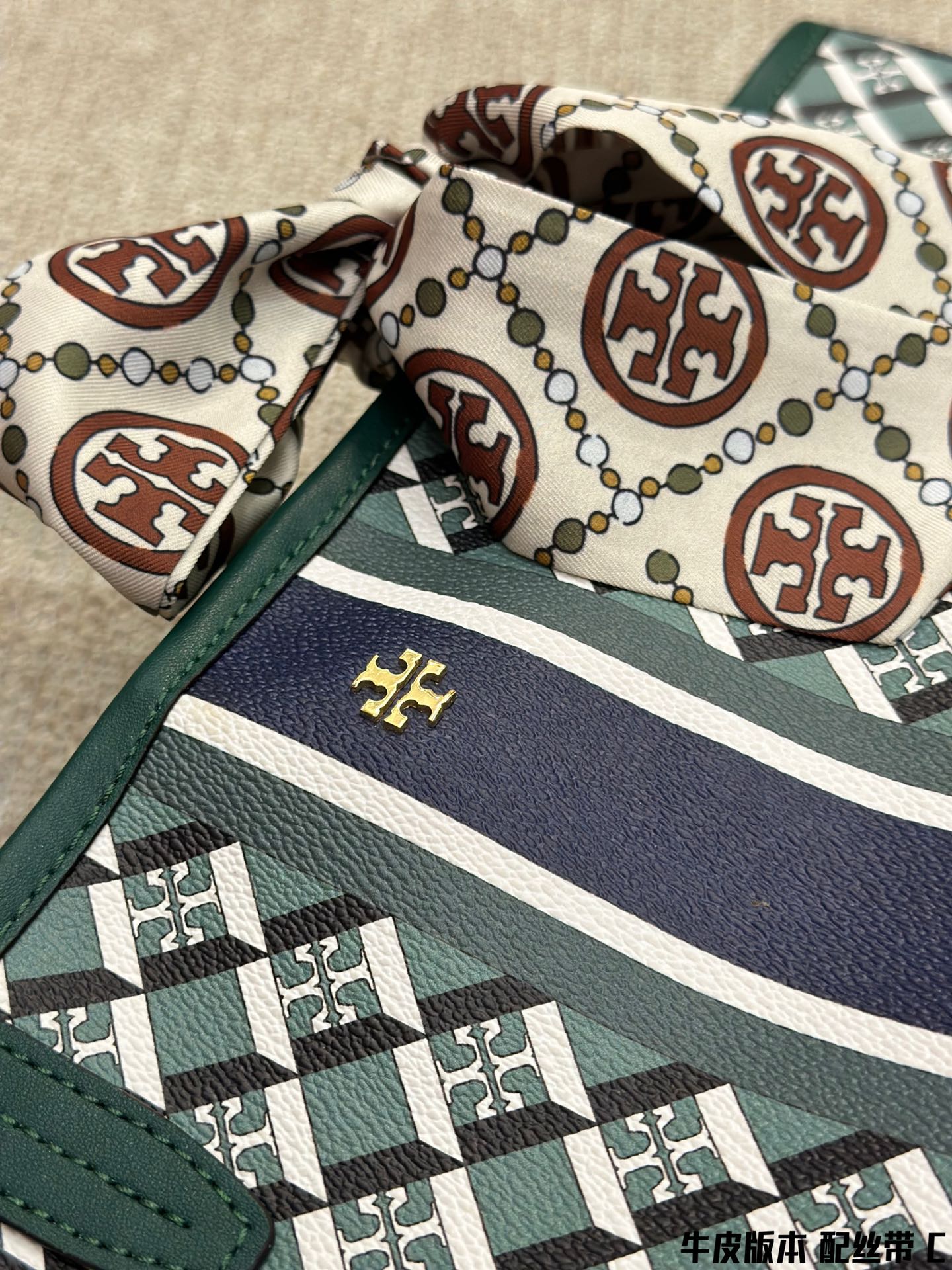 ⬆️23581-Tory Burch-525 gallery