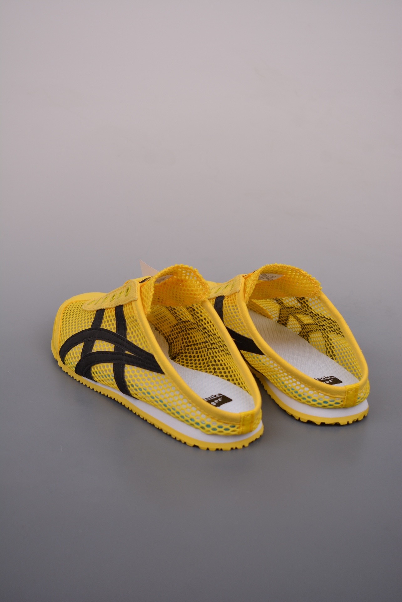 ⬆️23622-Asics-415 gallery