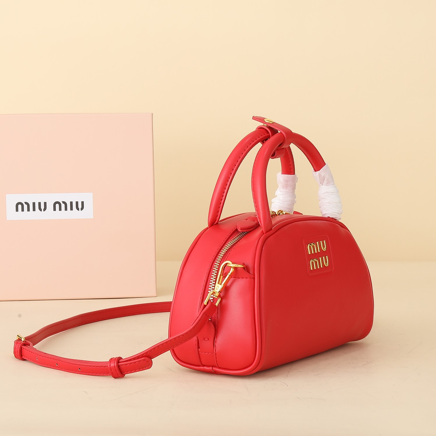 ⬆️23627-miumiu-506 gallery