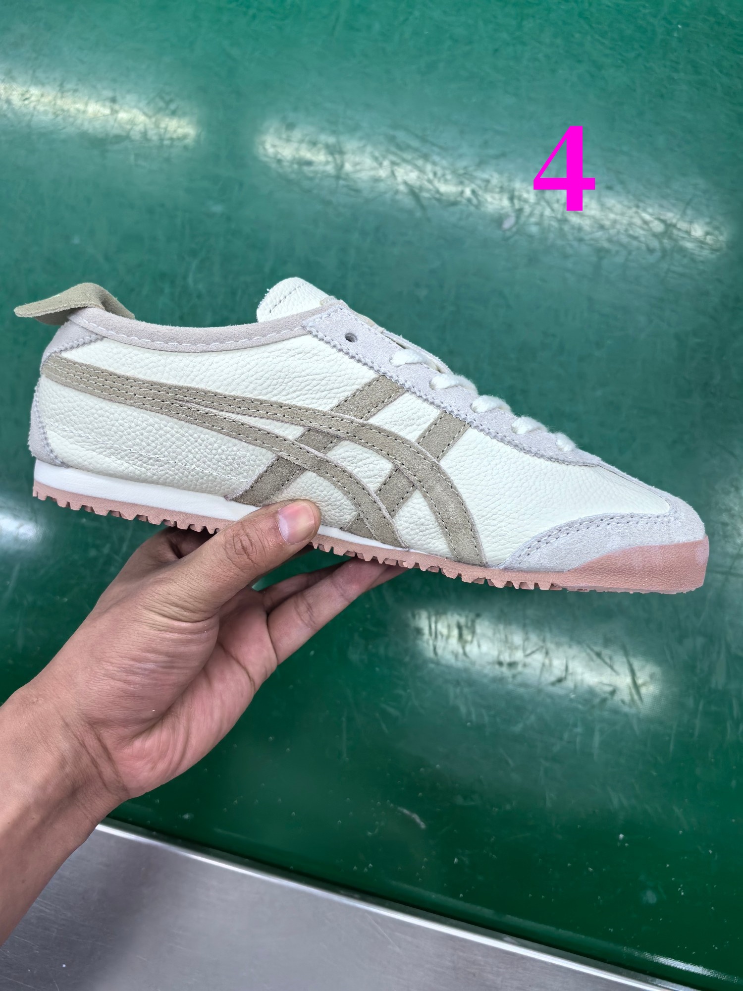 ⬆️23640-Asics-489 gallery