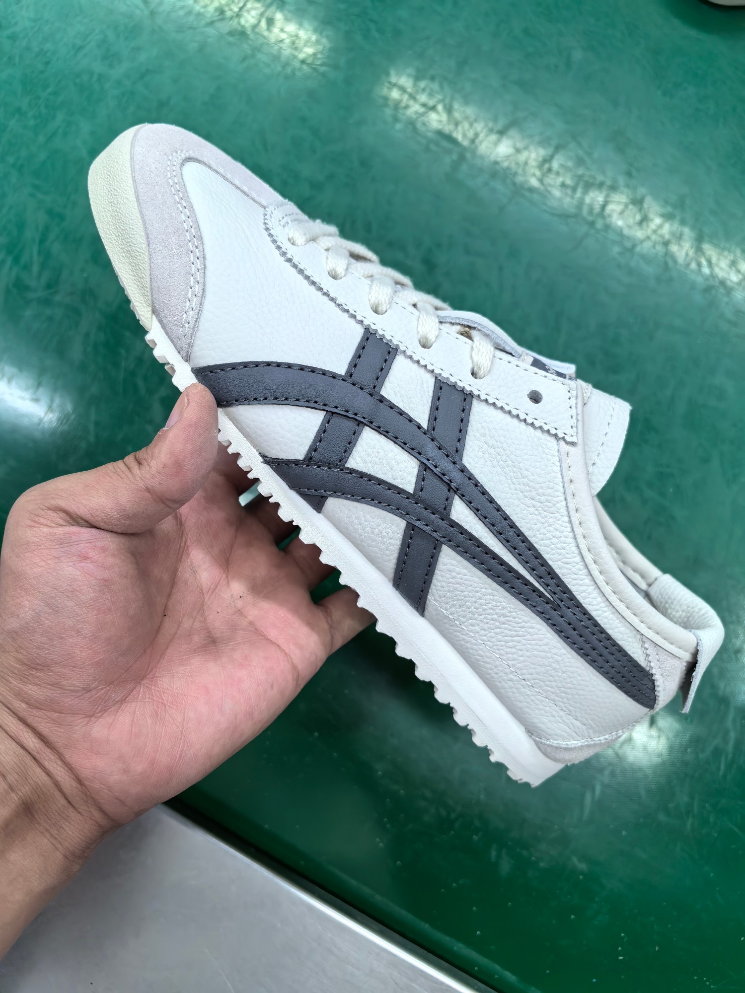 ⬆️23640-Asics-489 gallery