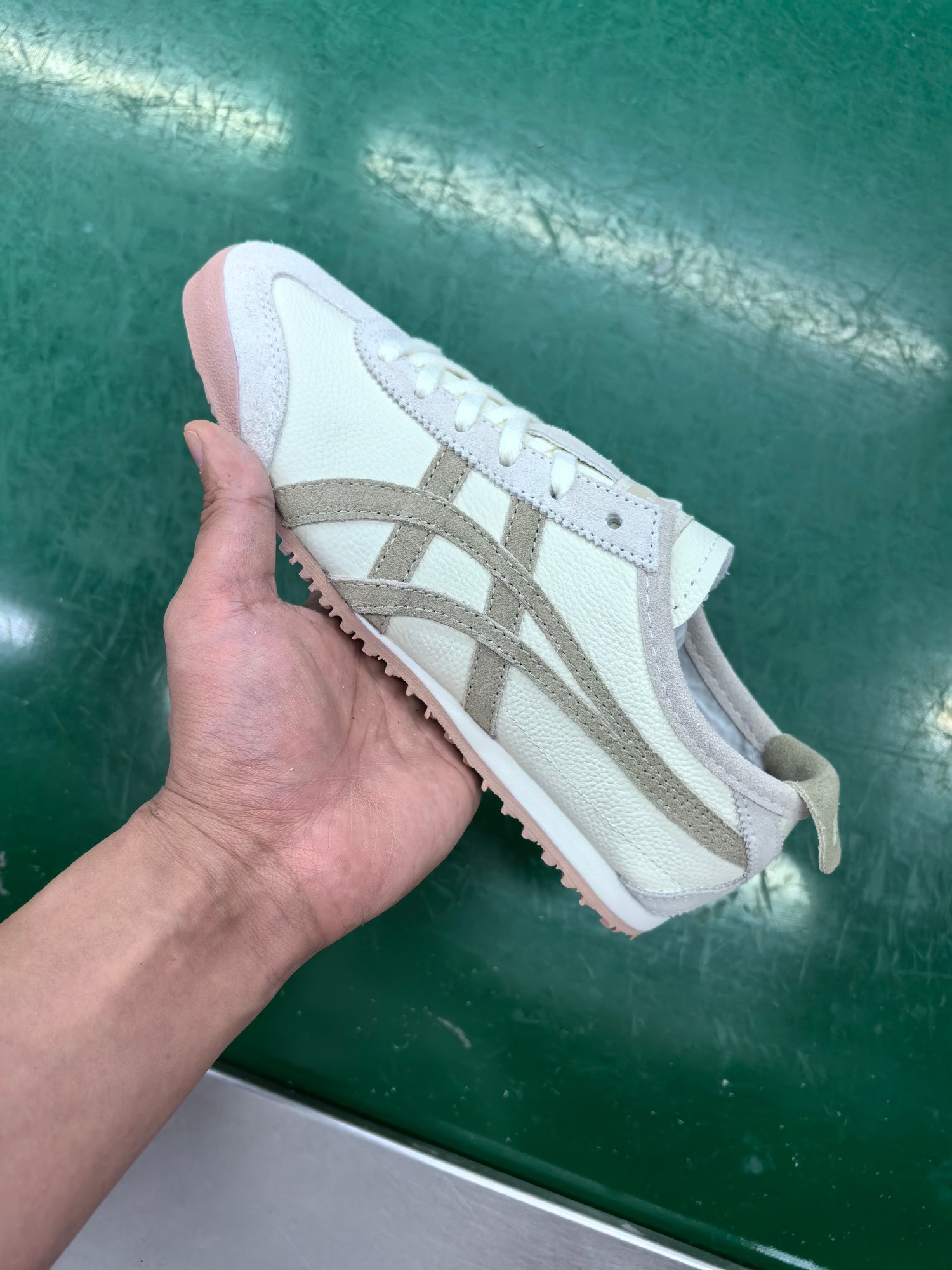 ⬆️23640-Asics-489 gallery