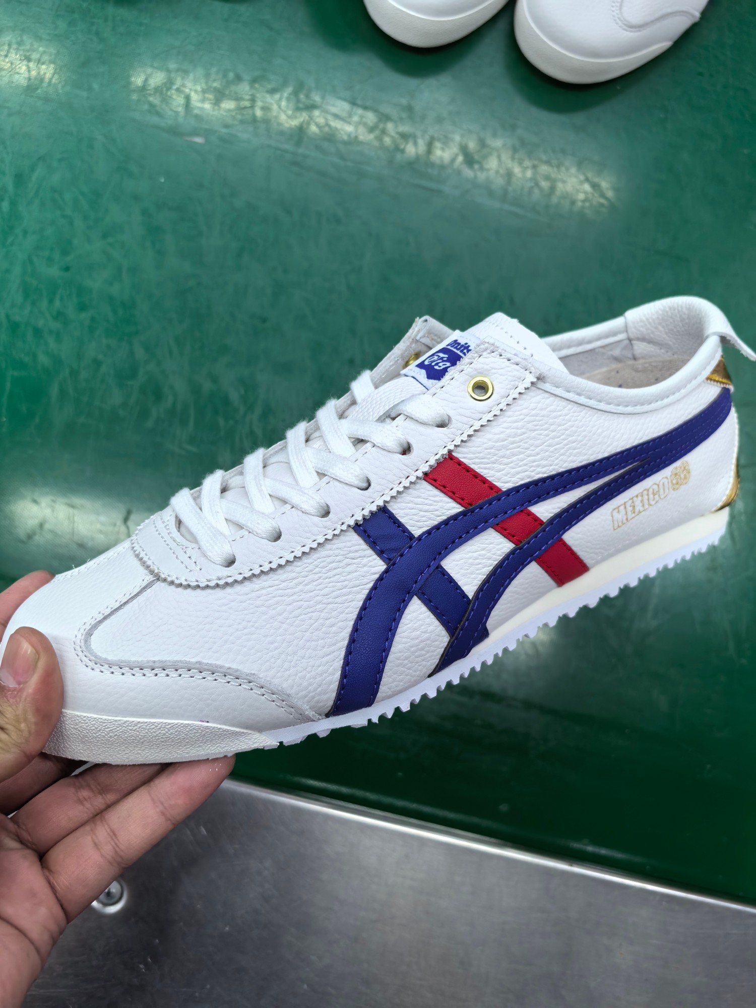 ⬆️23640-Asics-489 gallery