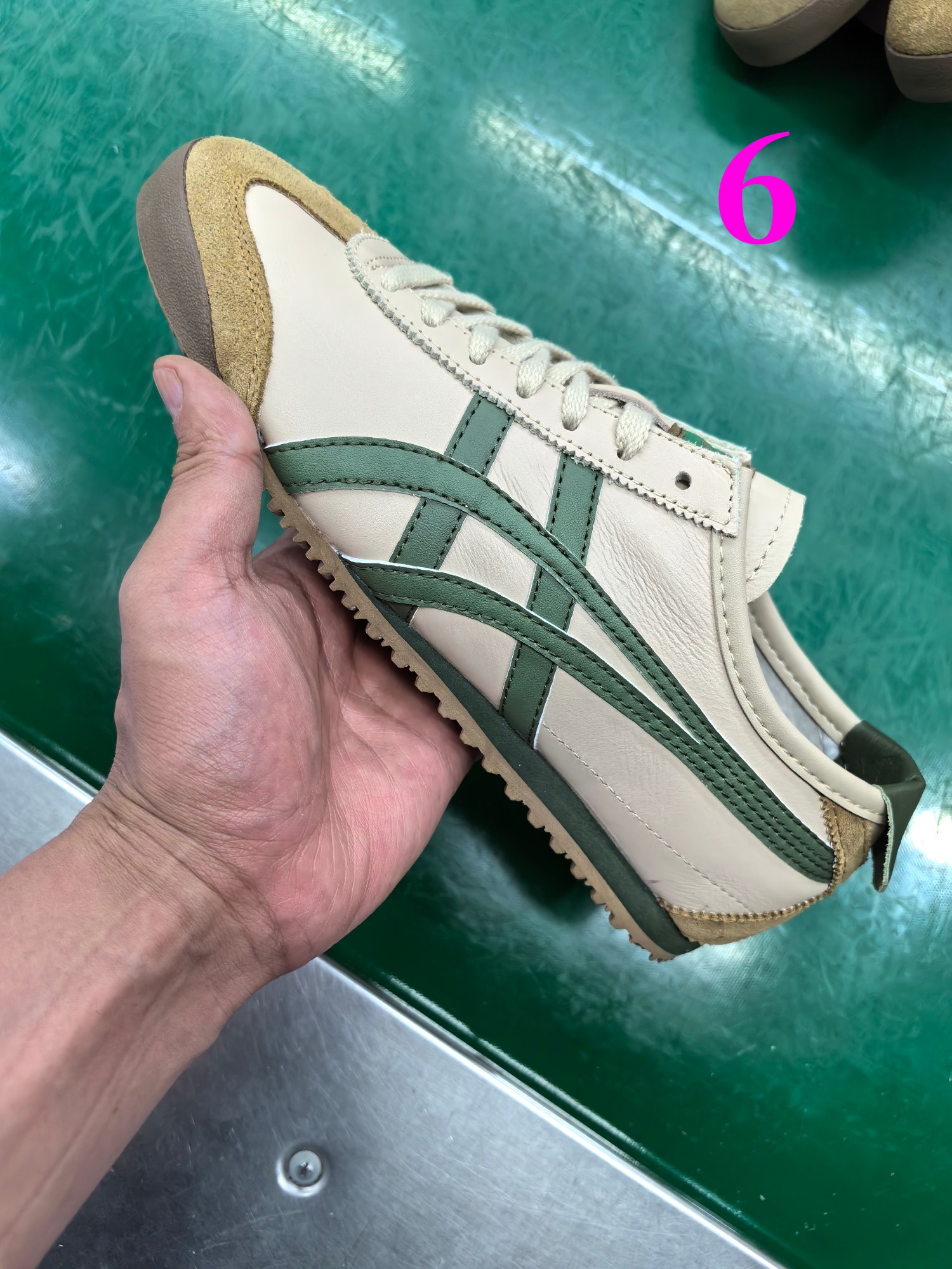 ⬆️23640-Asics-489 gallery